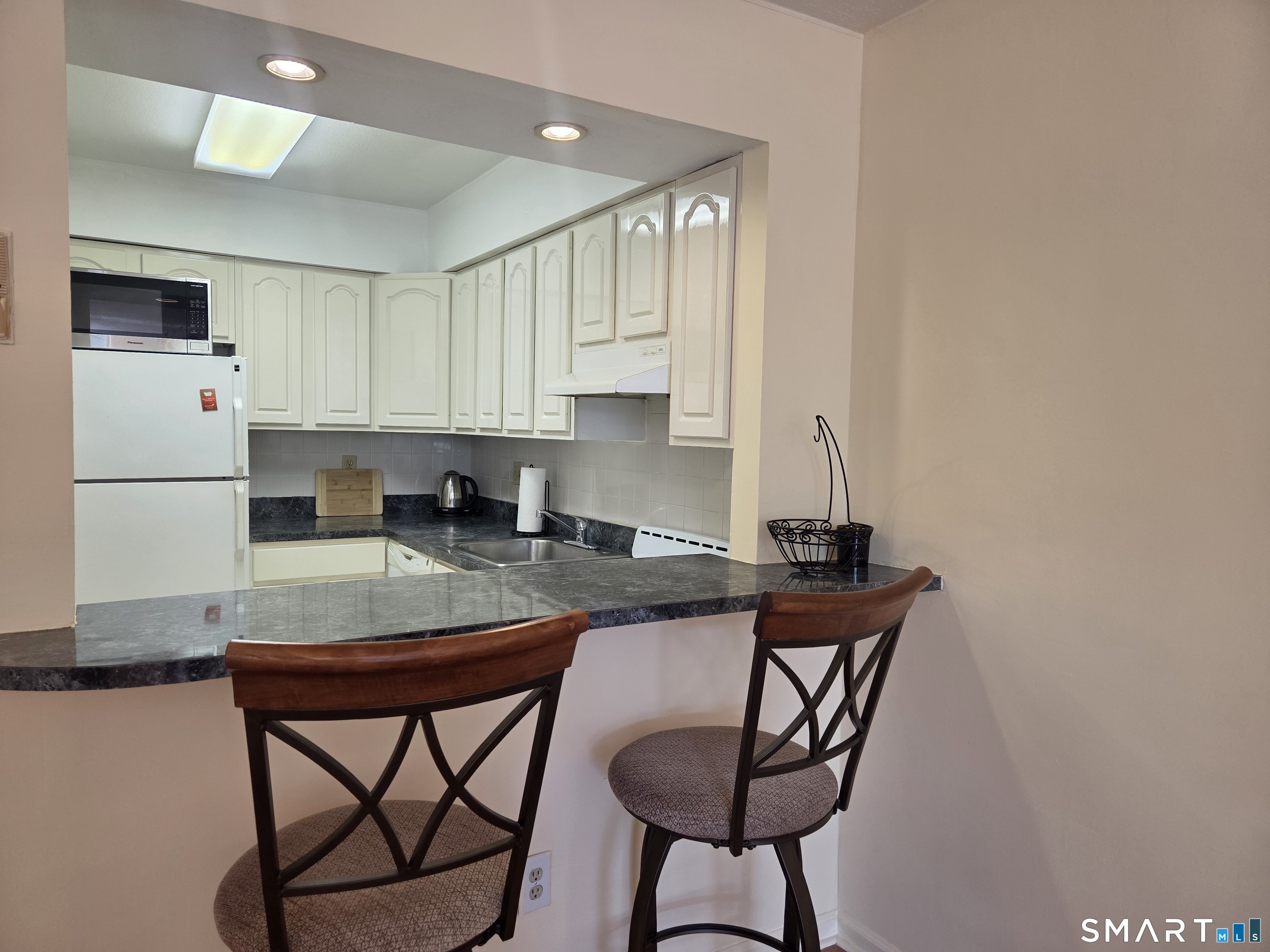 1525 Putnam East 201 Avenue Property Photo 6