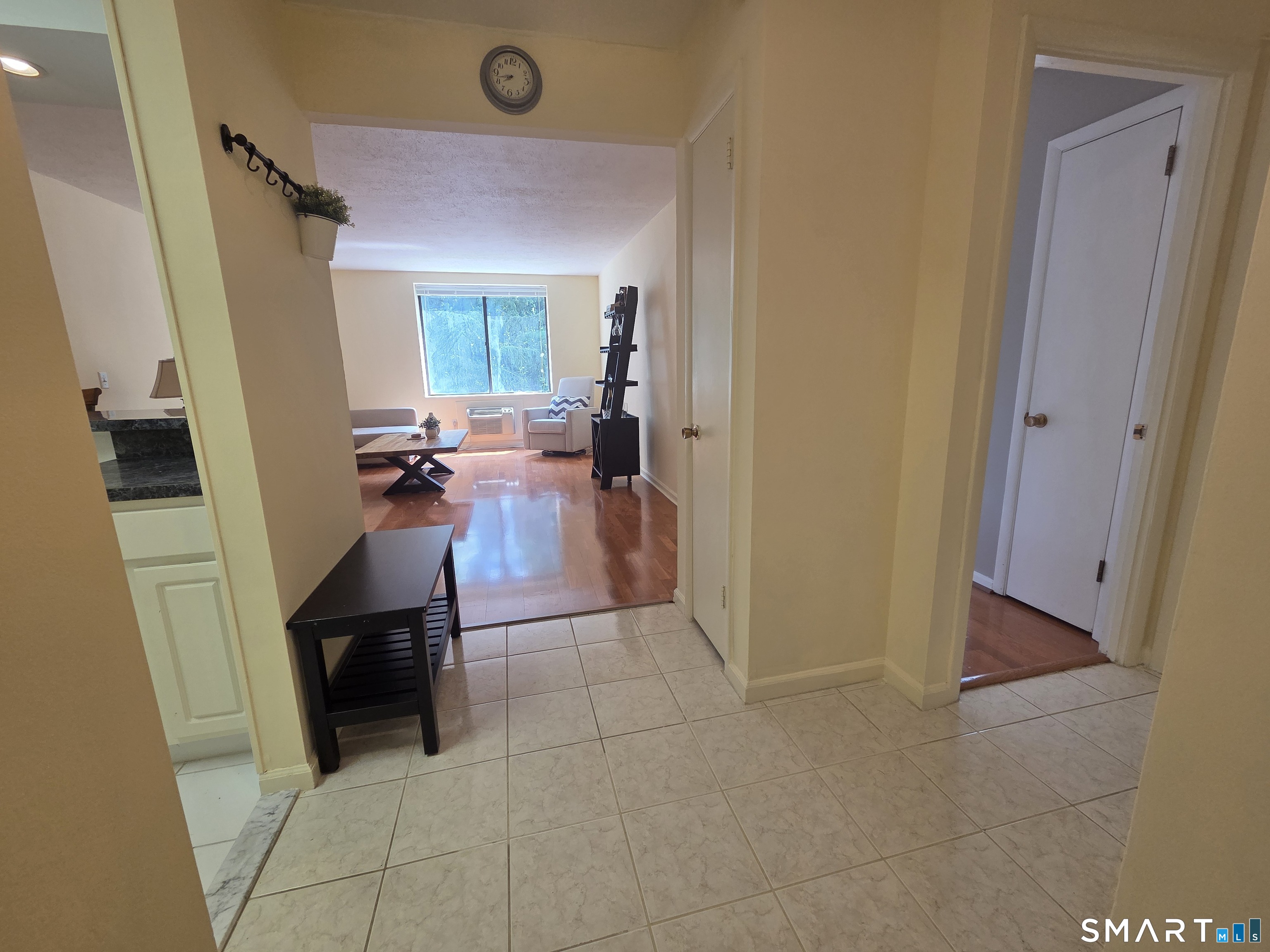 1525 Putnam East 201 Avenue Property Photo 9