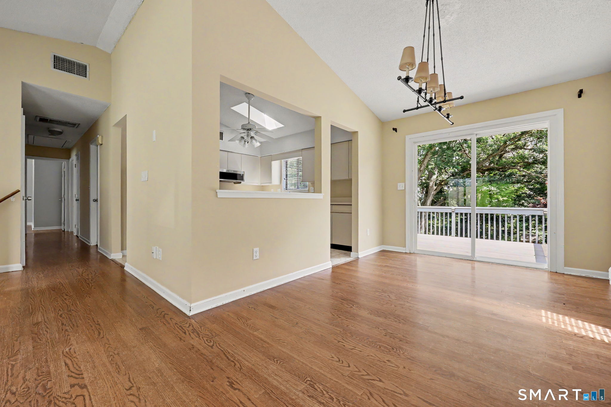 35 Bruce Drive Property Photo 5