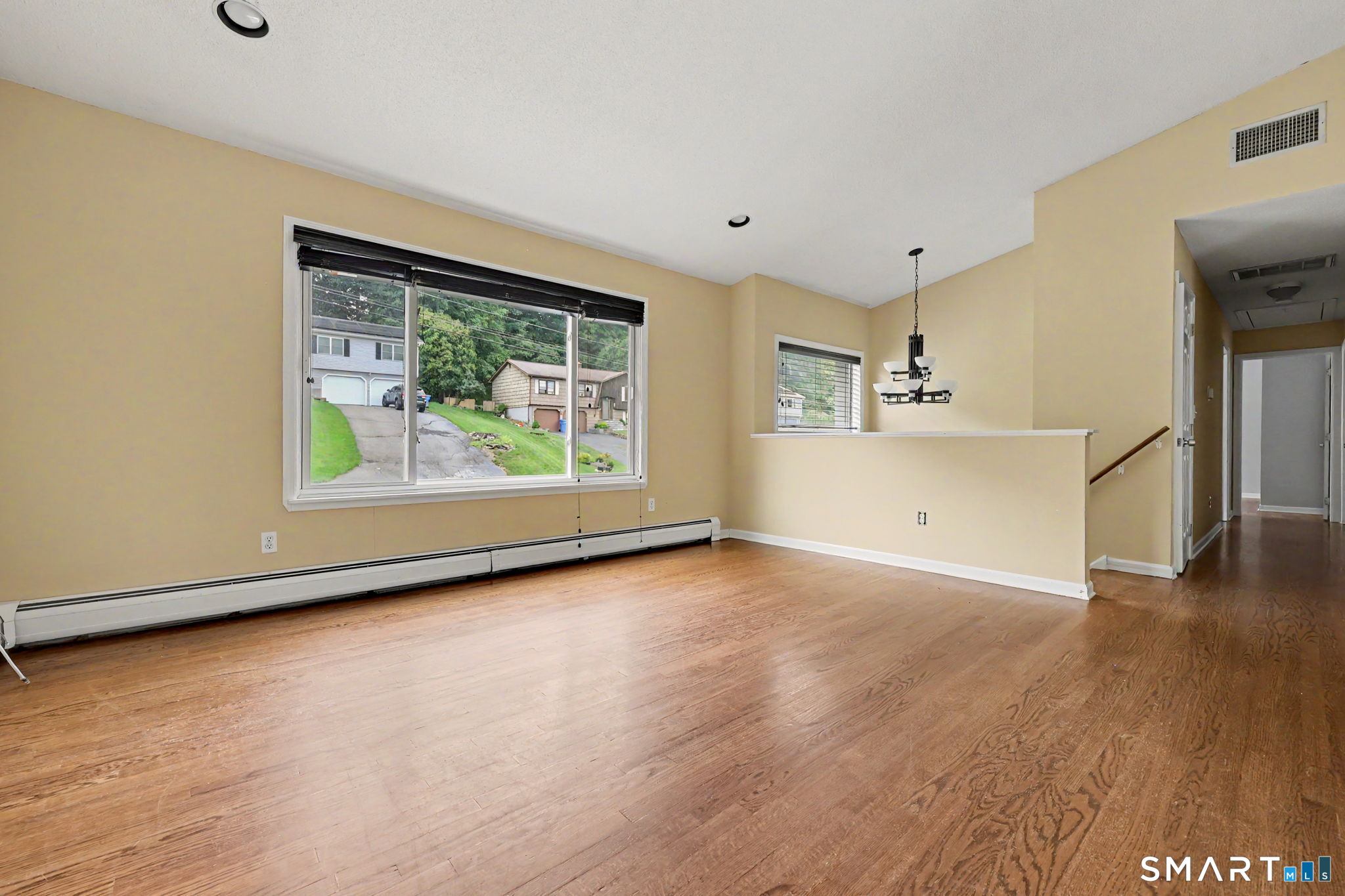 35 Bruce Drive Property Photo 6