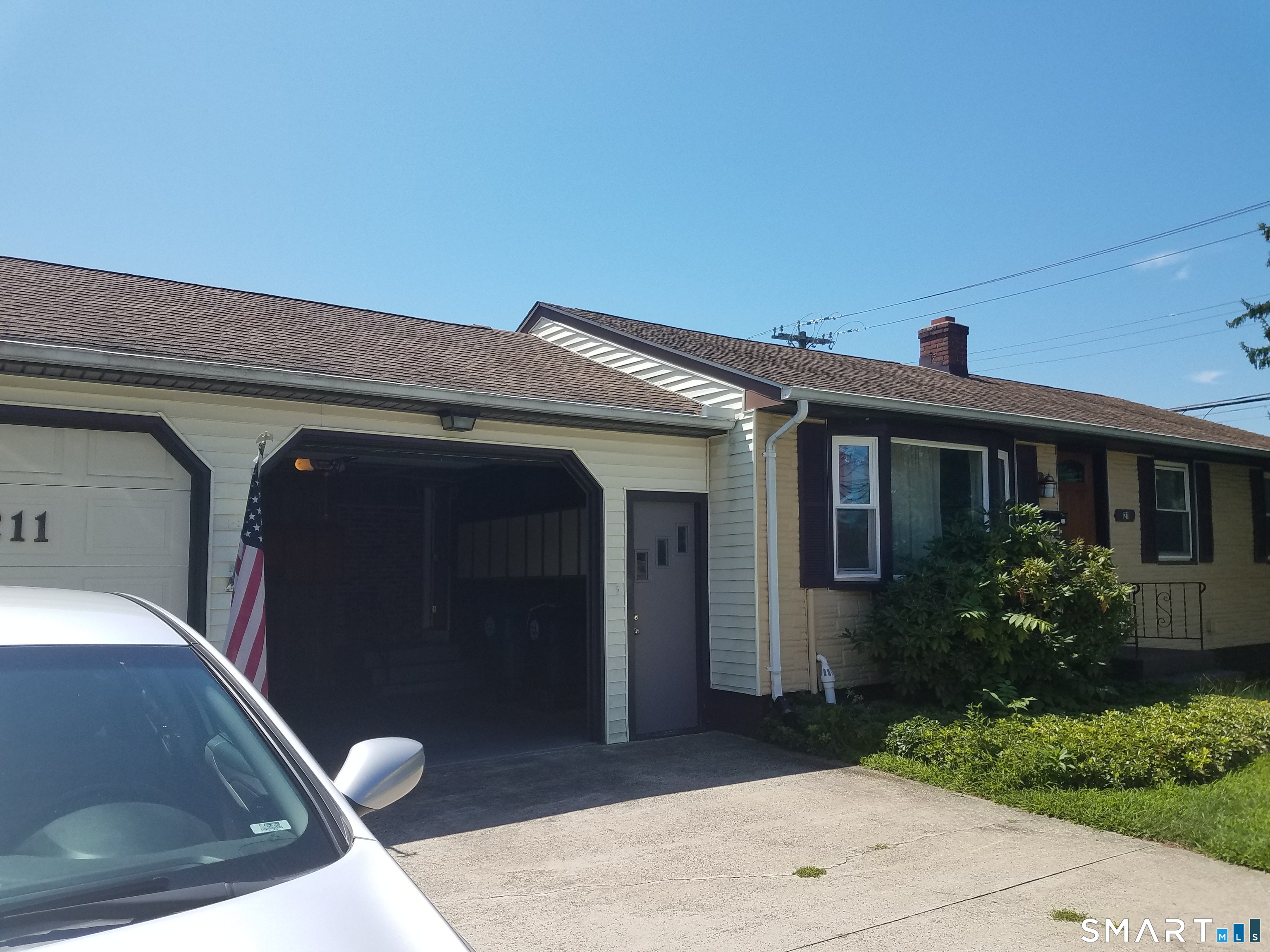 211 Melba Street Property Photo 3