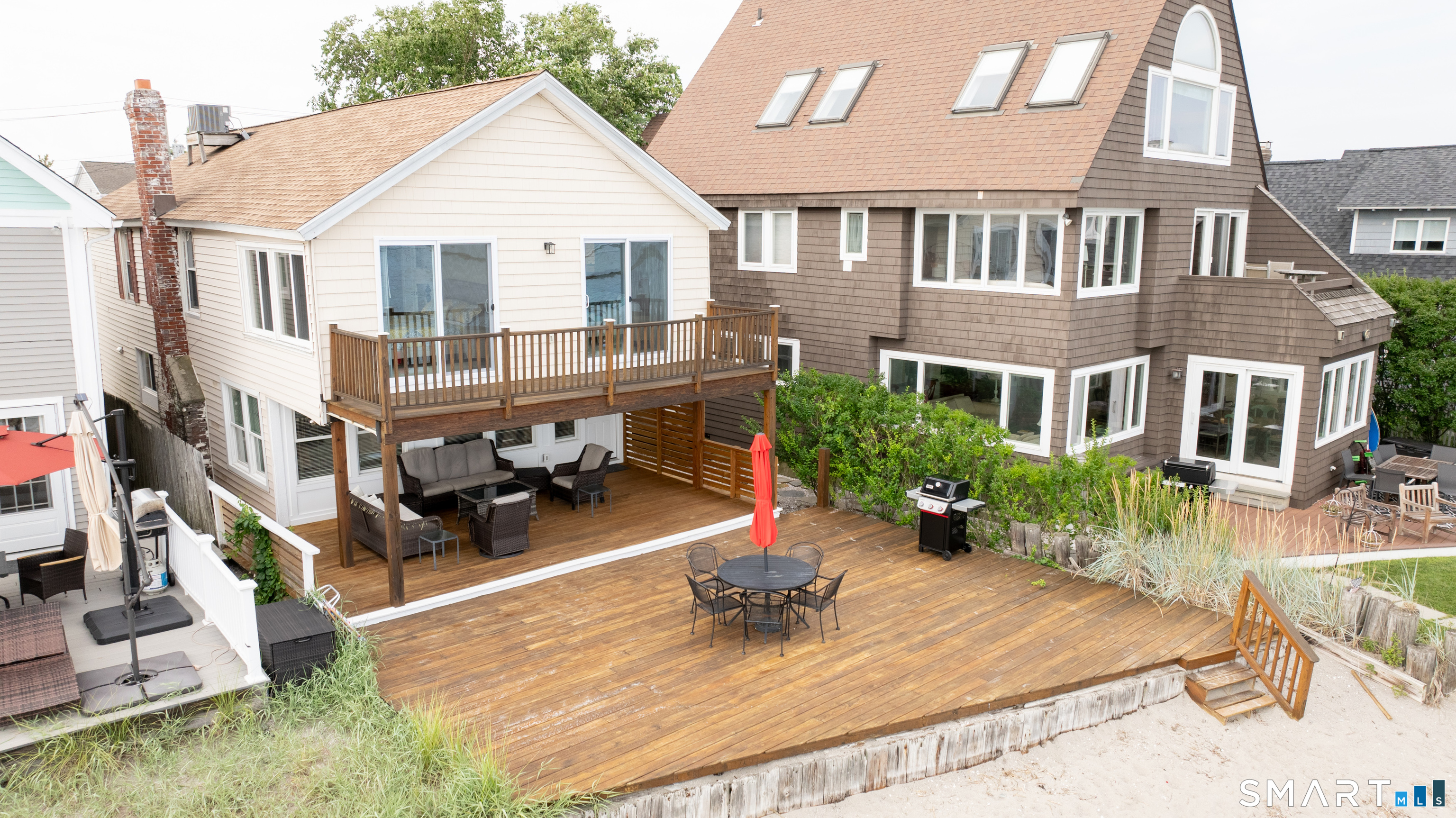 989 Fairfield Beach Road Property Photo 5