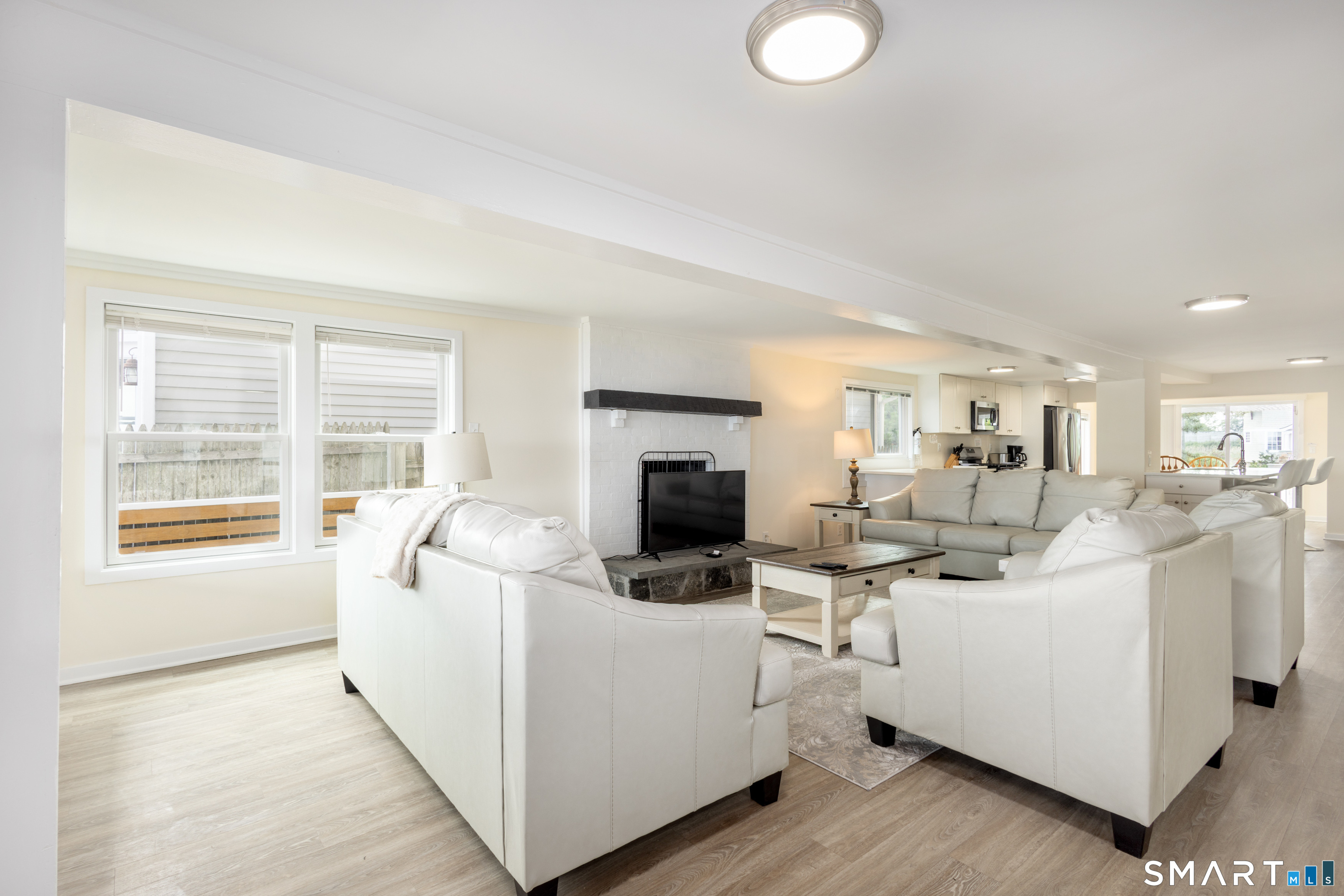 989 Fairfield Beach Road Property Photo 8