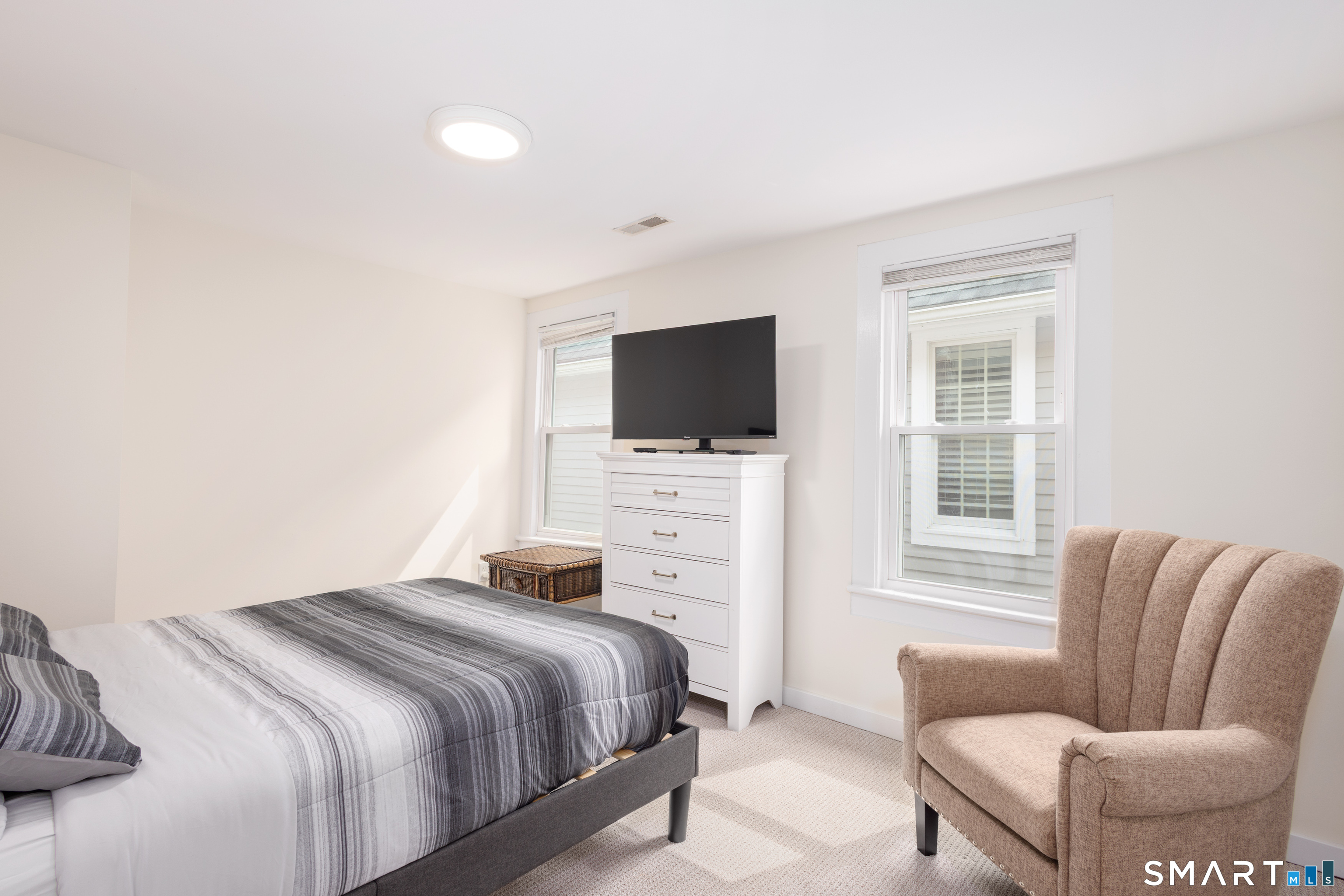 989 Fairfield Beach Road Property Photo 17