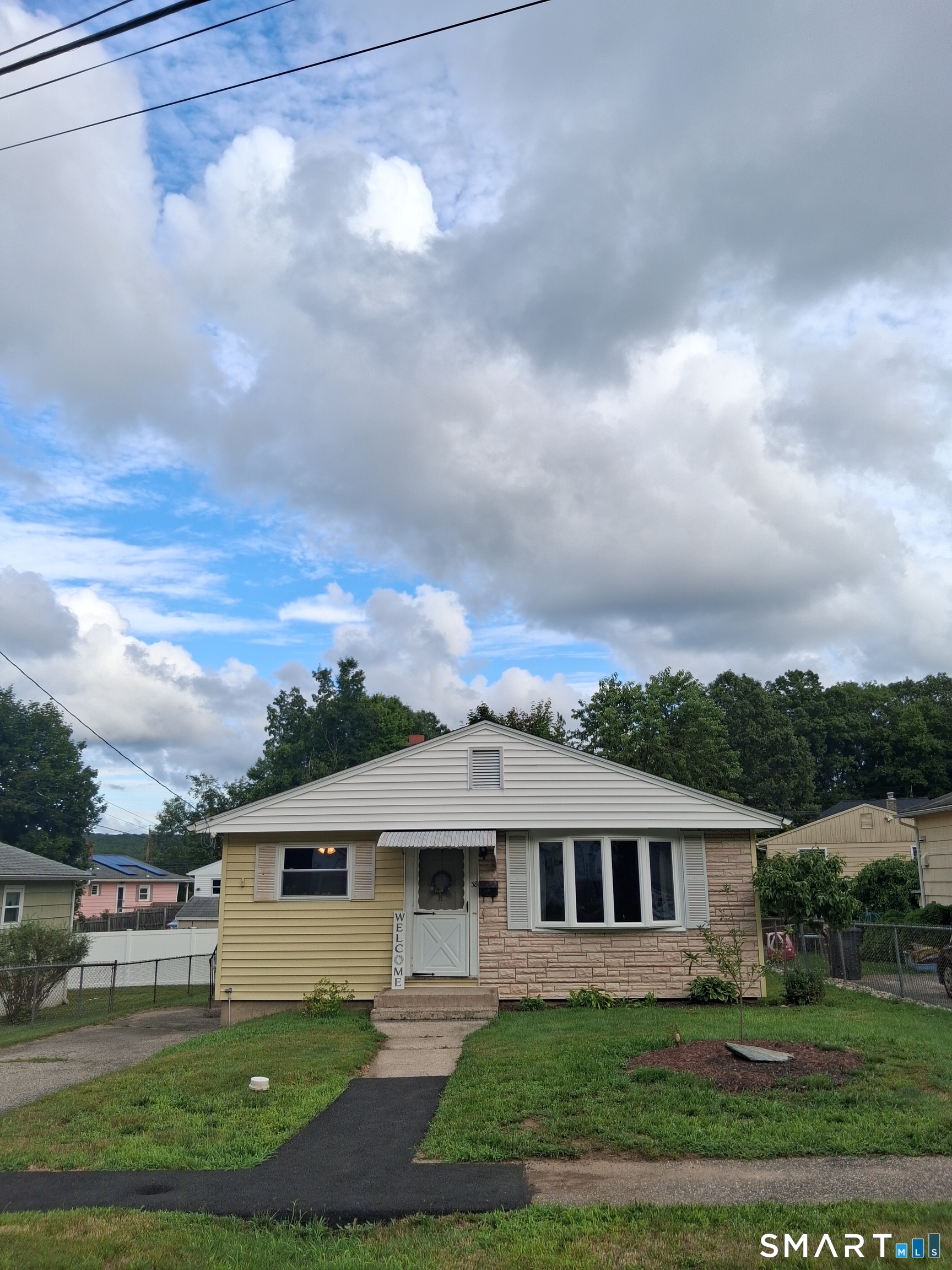 38 Elaine Drive Property Photo 1