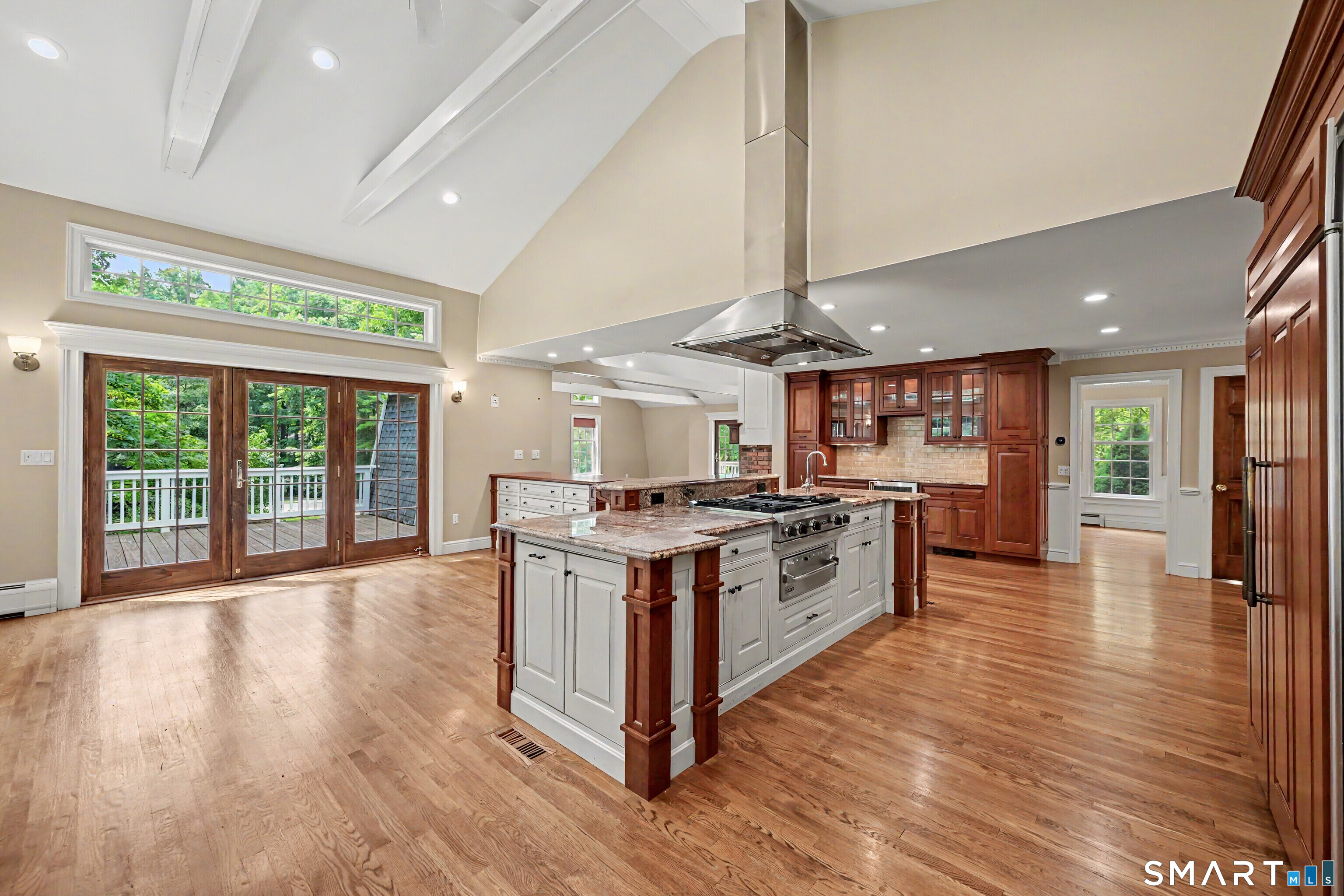 8 Indian Rock Place Property Photo 5