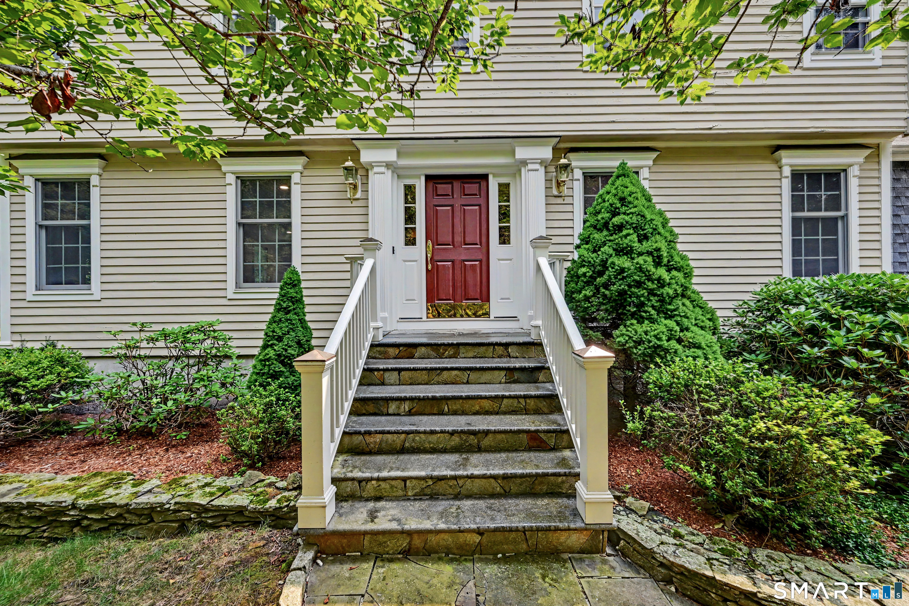 8 Indian Rock Place Property Photo 11