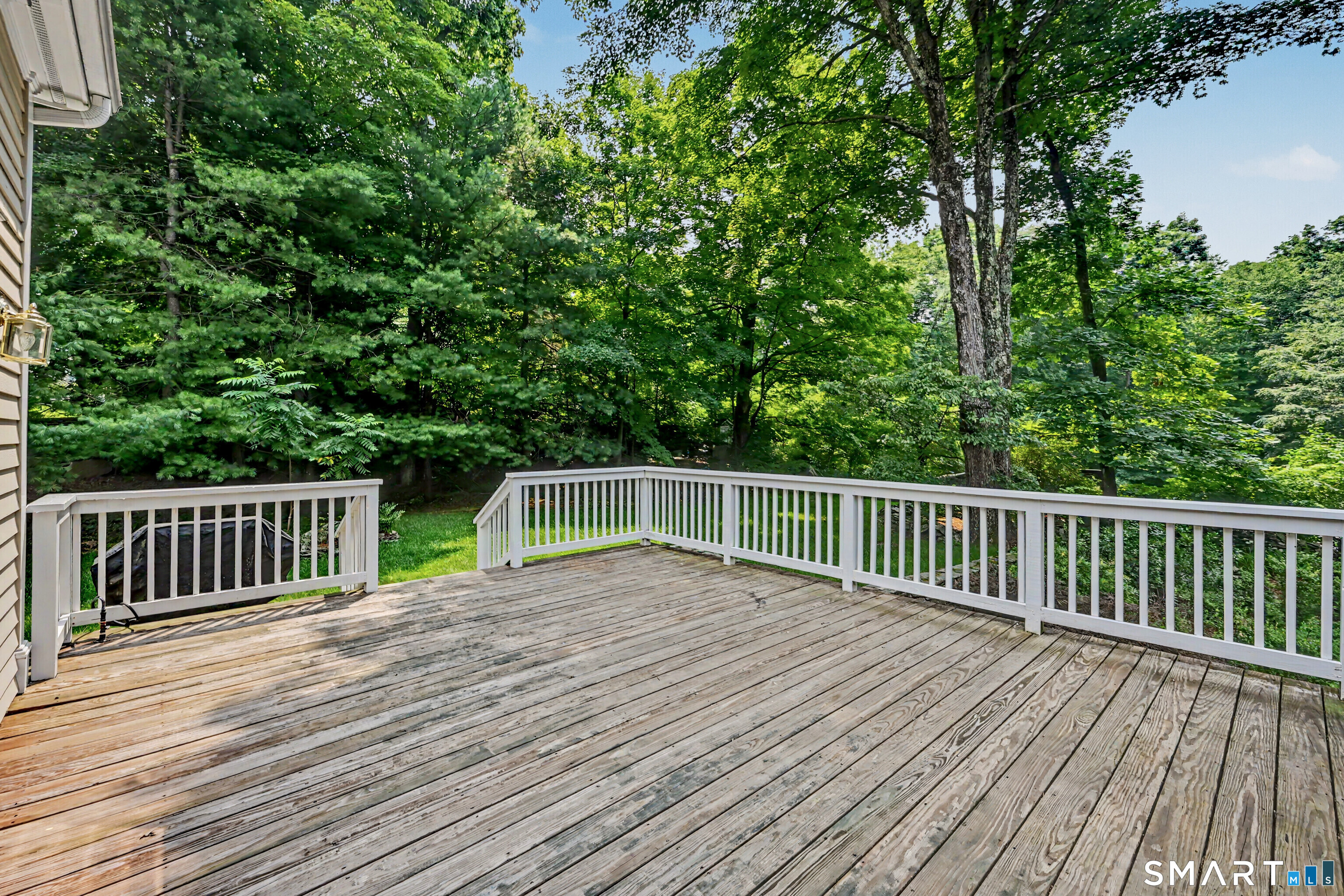 8 Indian Rock Place Property Photo 13