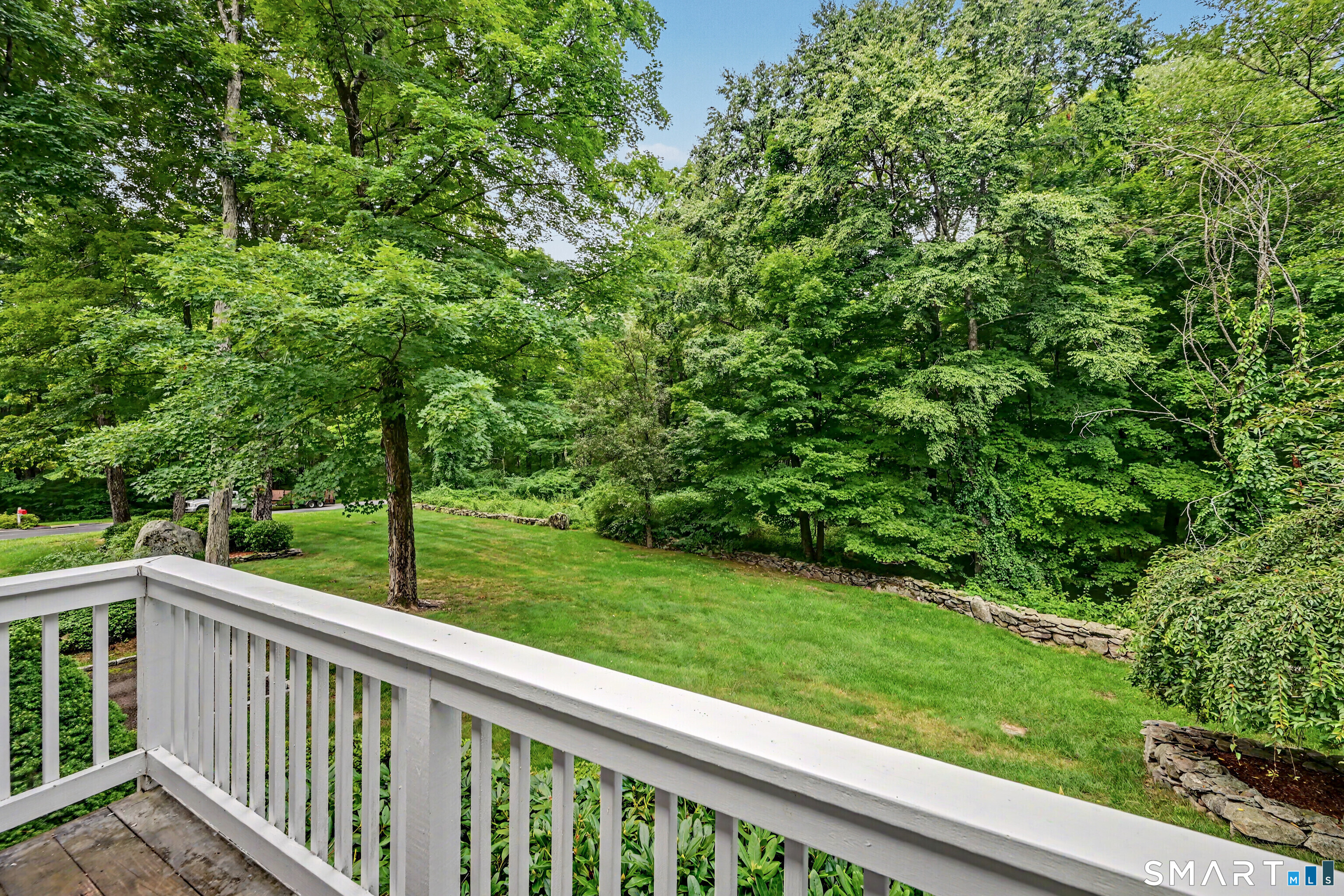 8 Indian Rock Place Property Photo 14