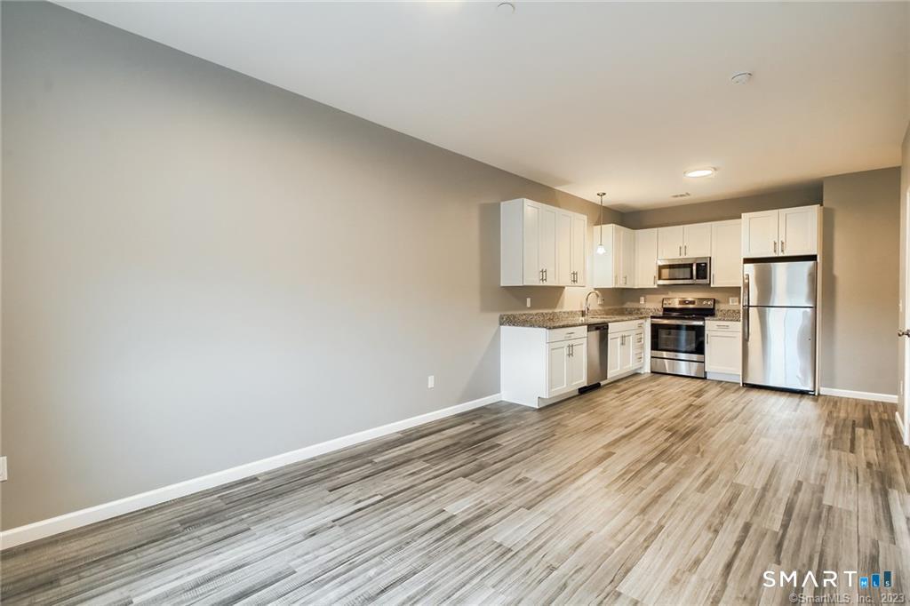 9 Steele 201 Boulevard Property Photo 8