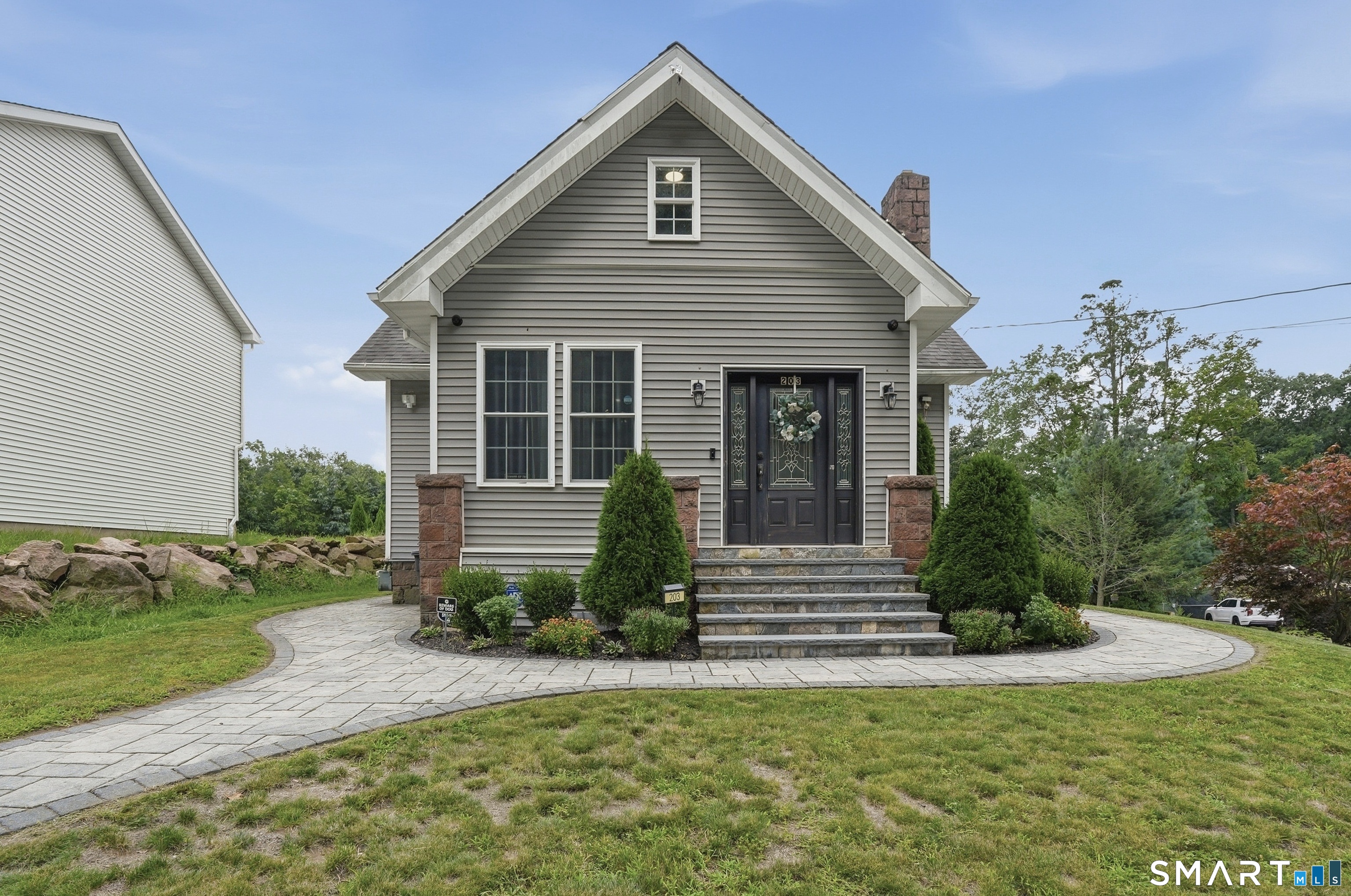 203 Russell Street Property Photo 1