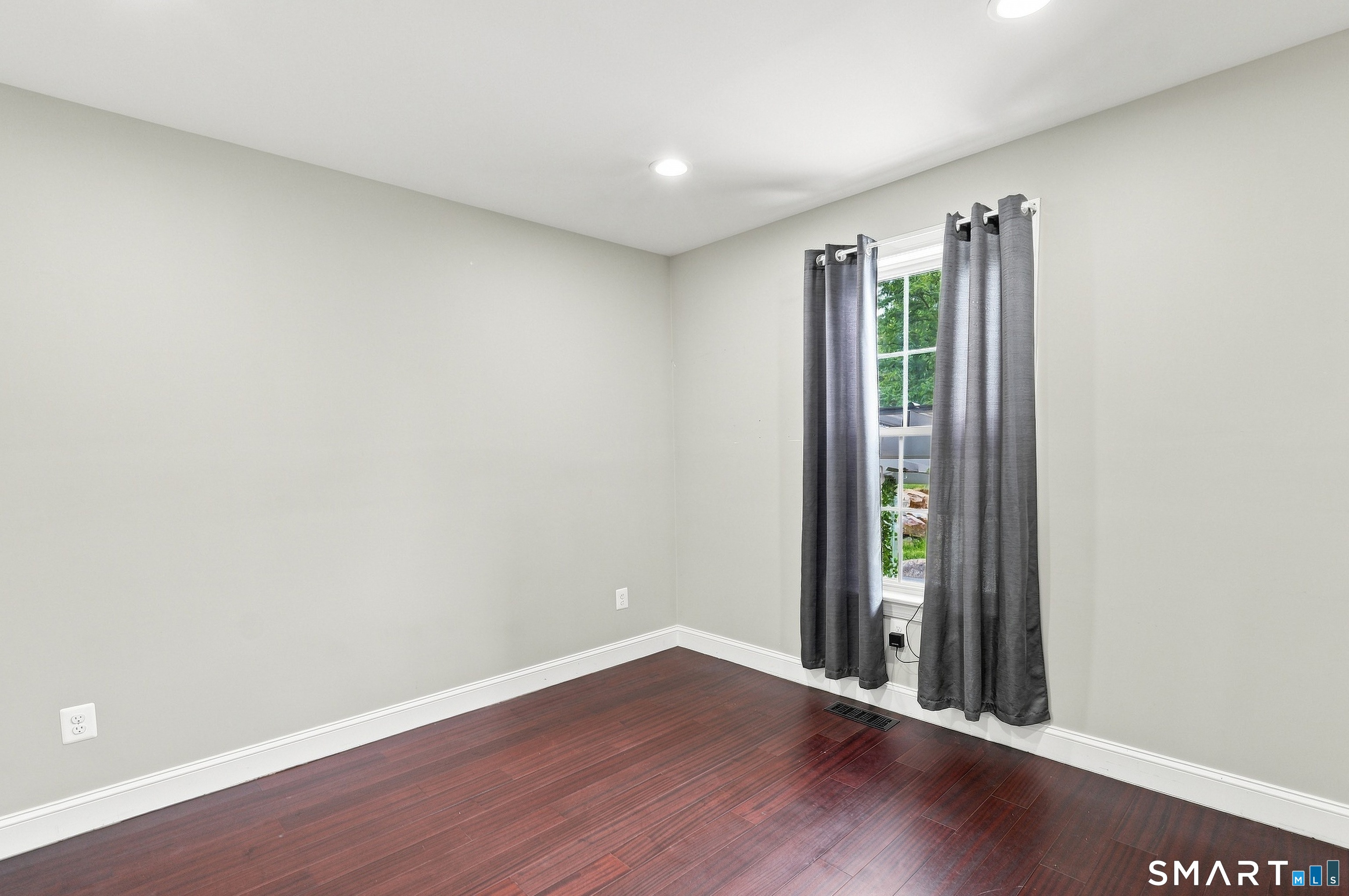 203 Russell Street Property Photo 14