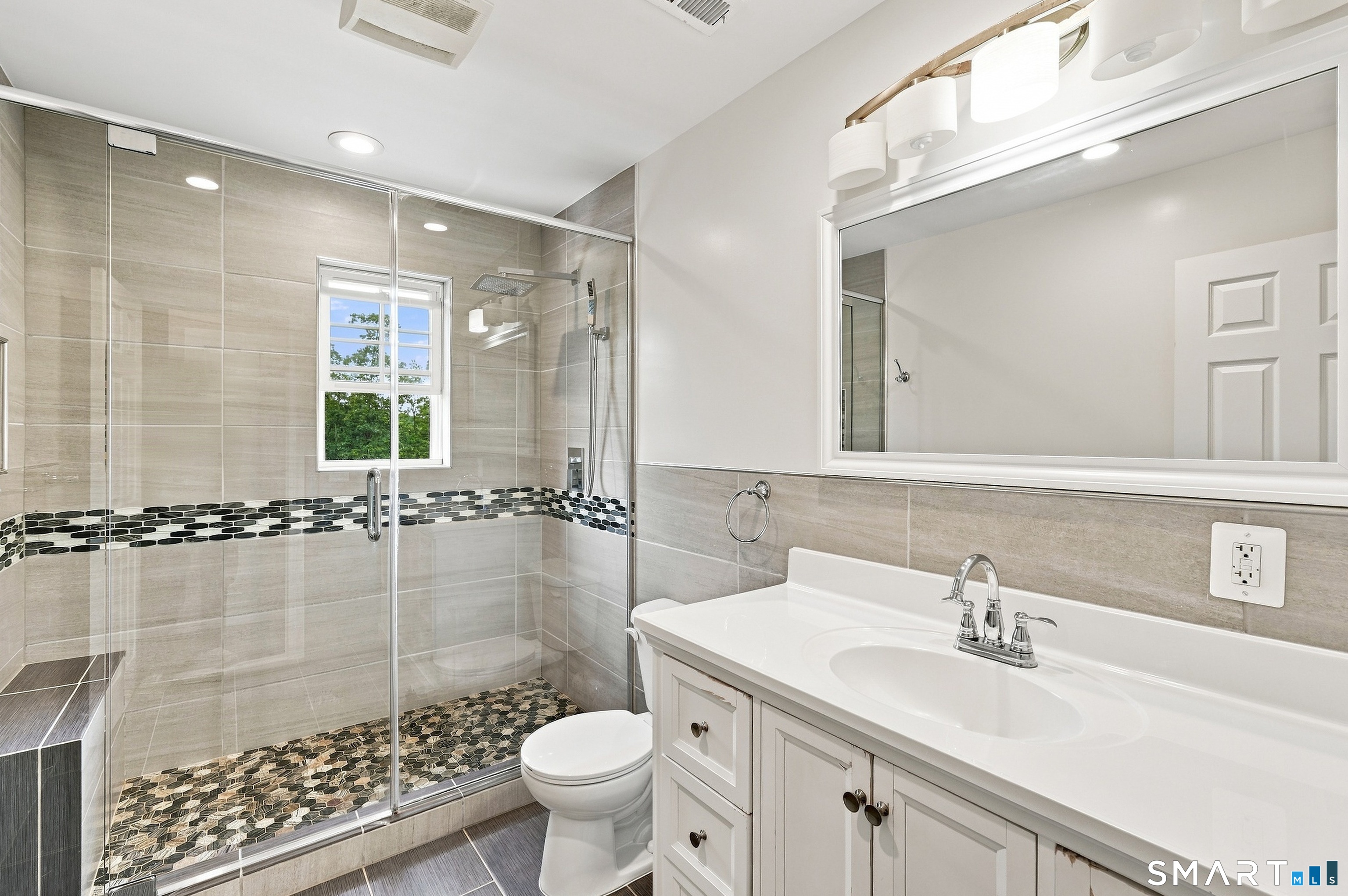 203 Russell Street Property Photo 25