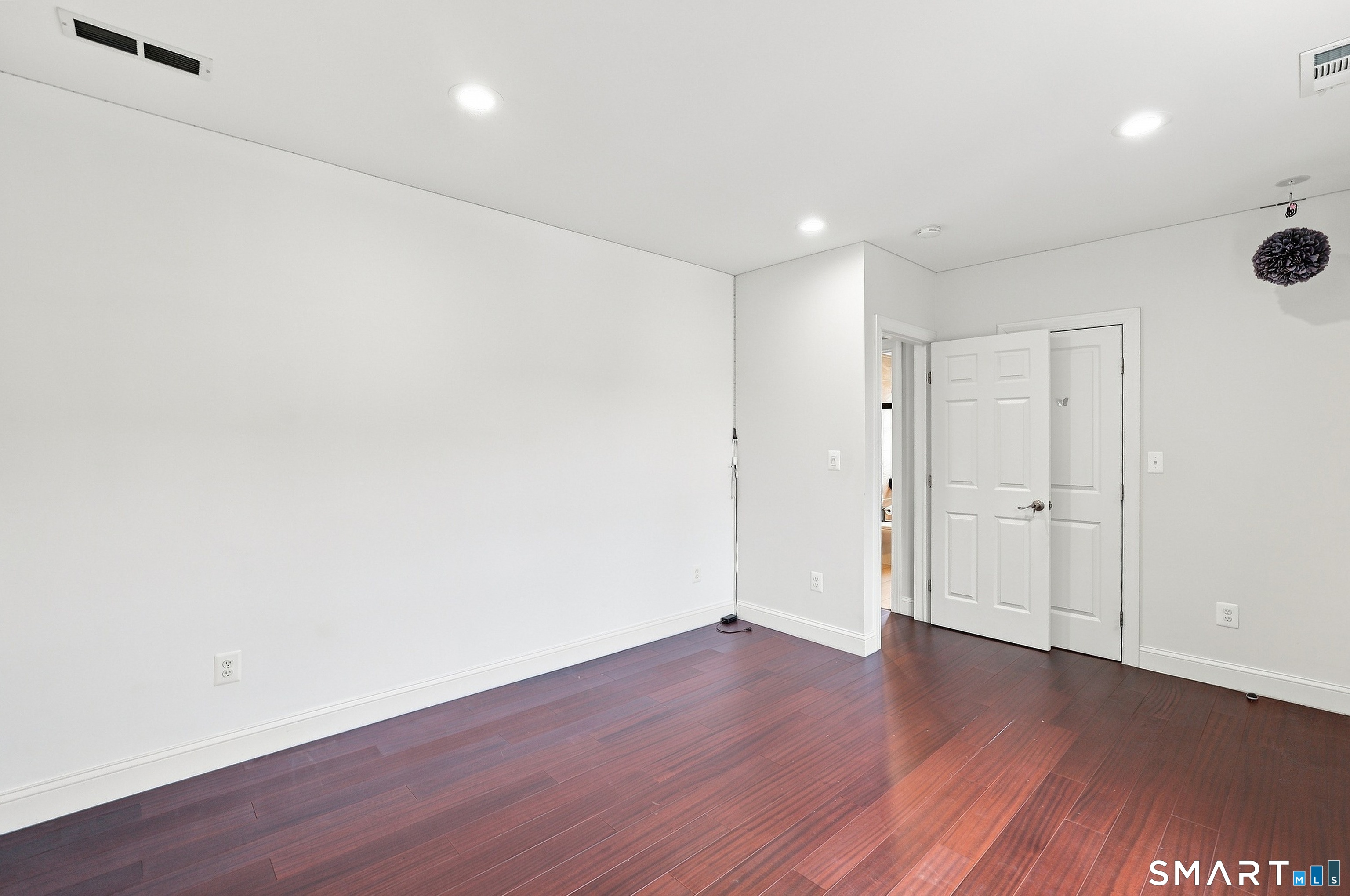 203 Russell Street Property Photo 27