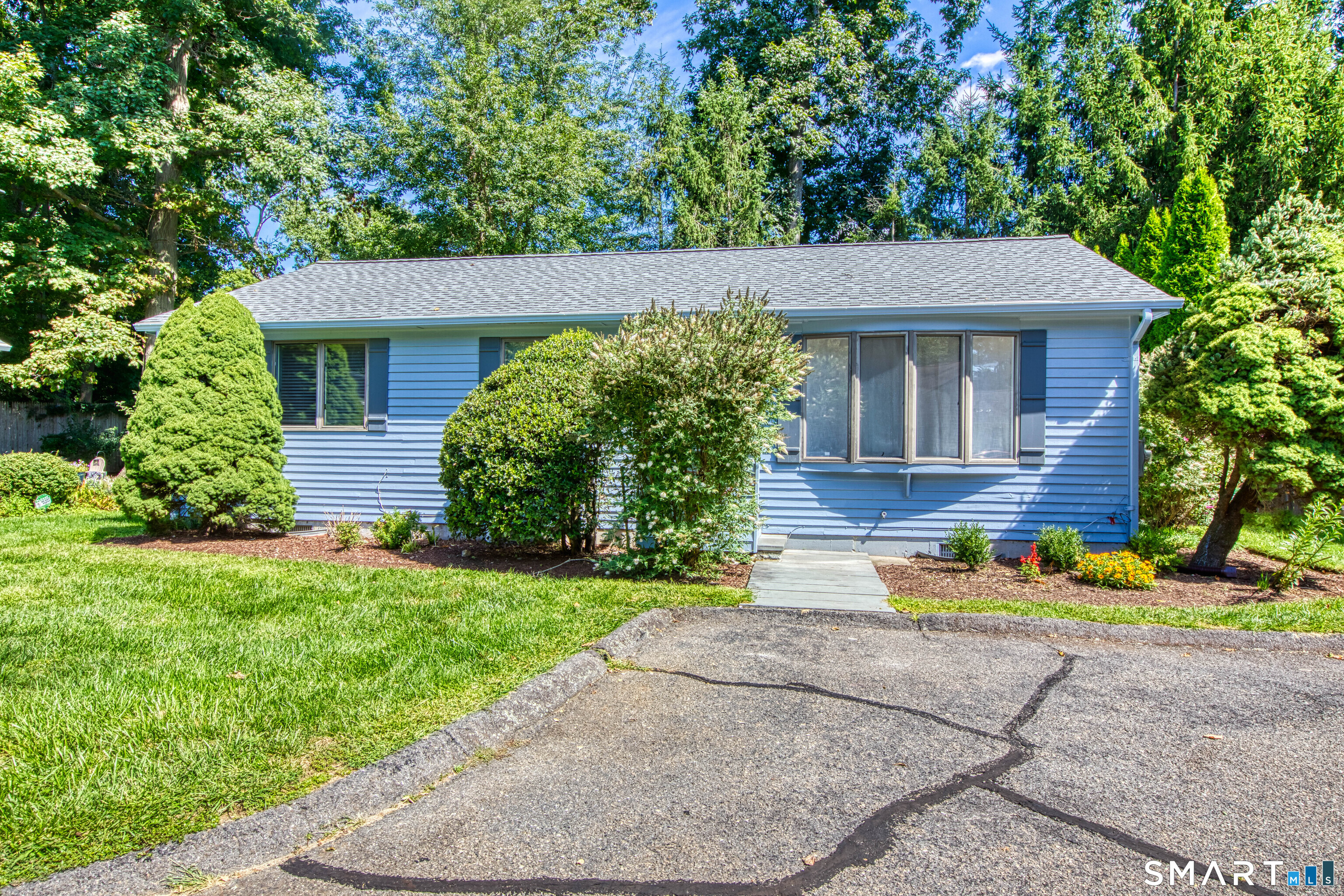 25 Oakview Circle Property Photo 1