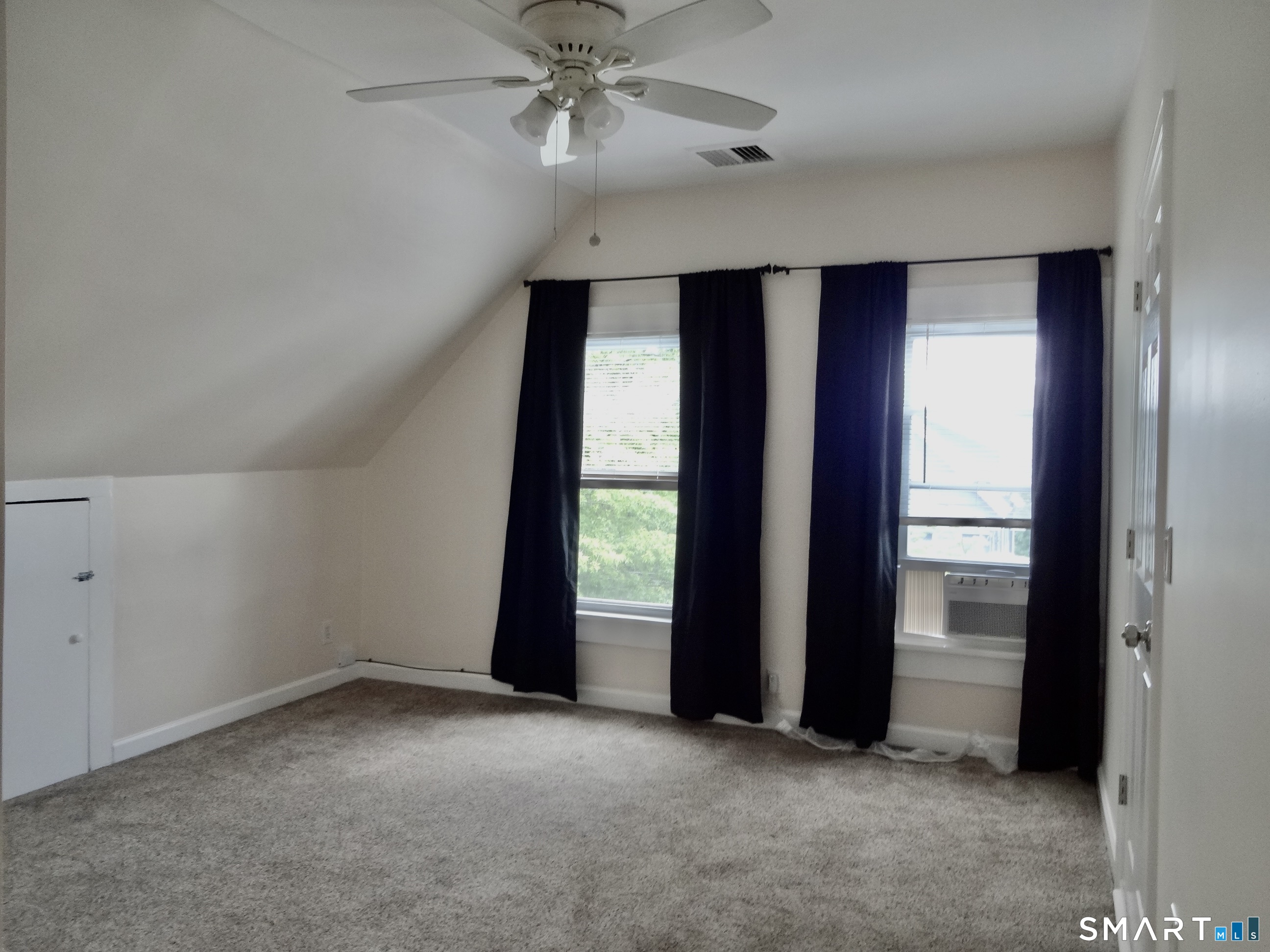 518 Midland 3rd Floor Avenue Property Photo 9