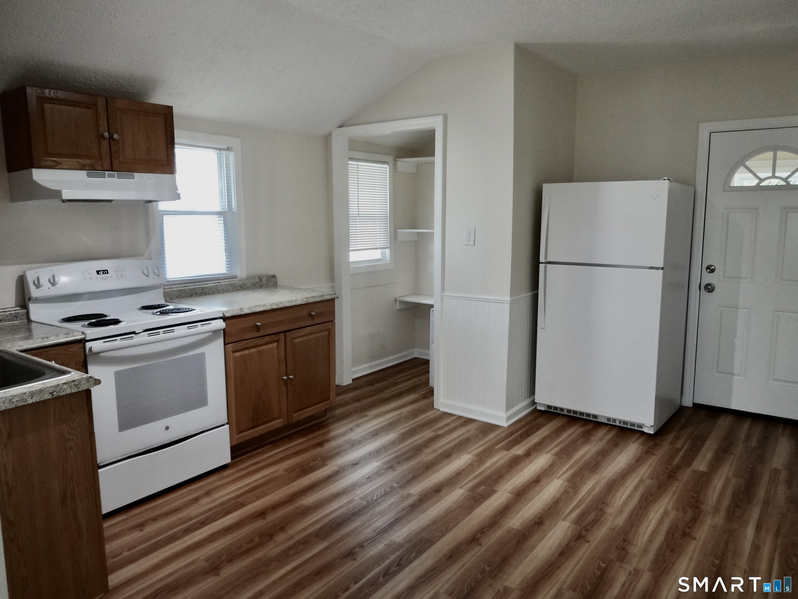 518 Midland 3rd Floor Avenue Property Photo 11