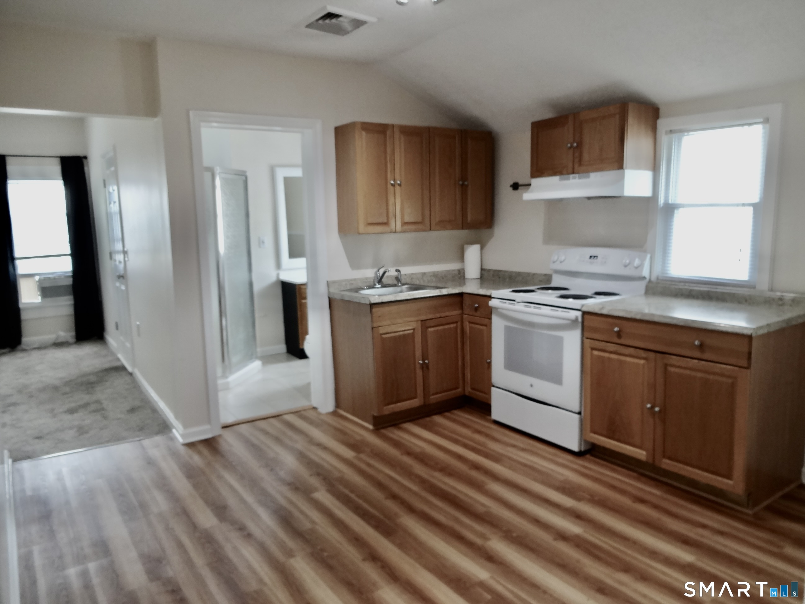 518 Midland 3rd Floor Avenue Property Photo 12