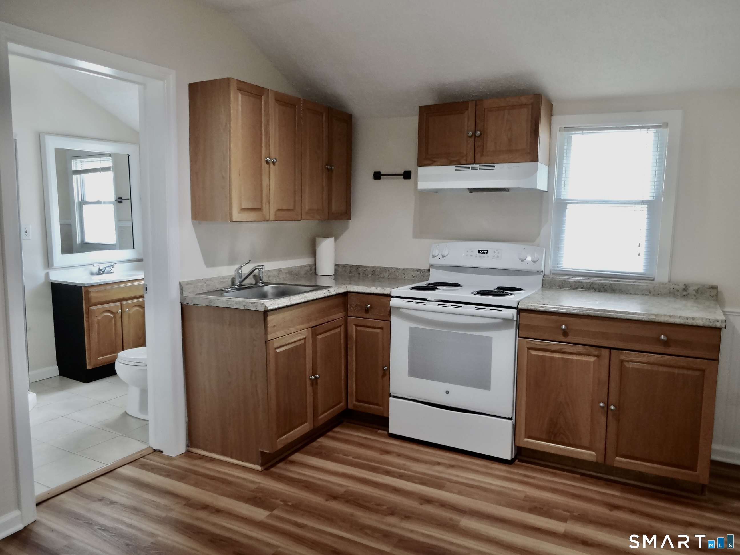 518 Midland 3rd Floor Avenue Property Photo 13