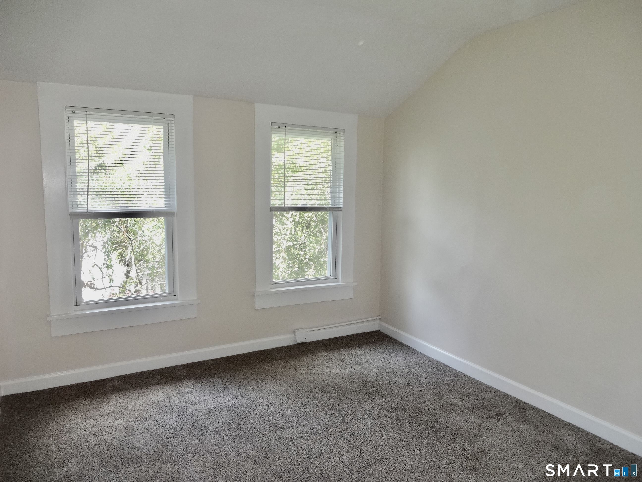 518 Midland 3rd Floor Avenue Property Photo 16