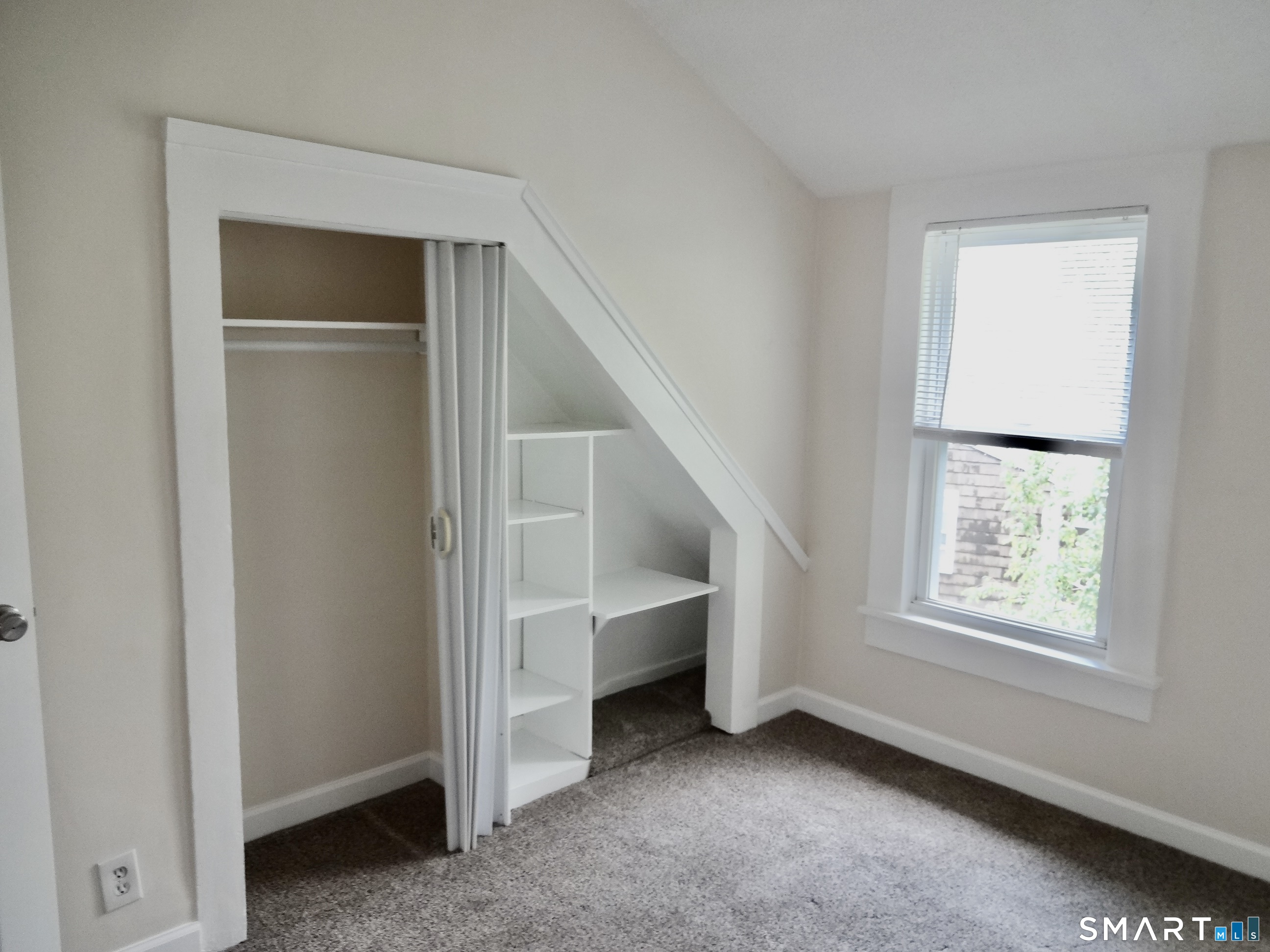 518 Midland 3rd Floor Avenue Property Photo 17