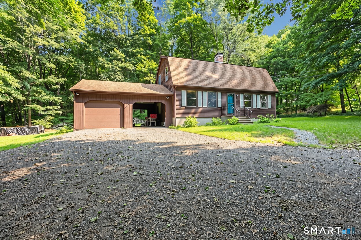 4 Railroad Avenue Property Photo 1
