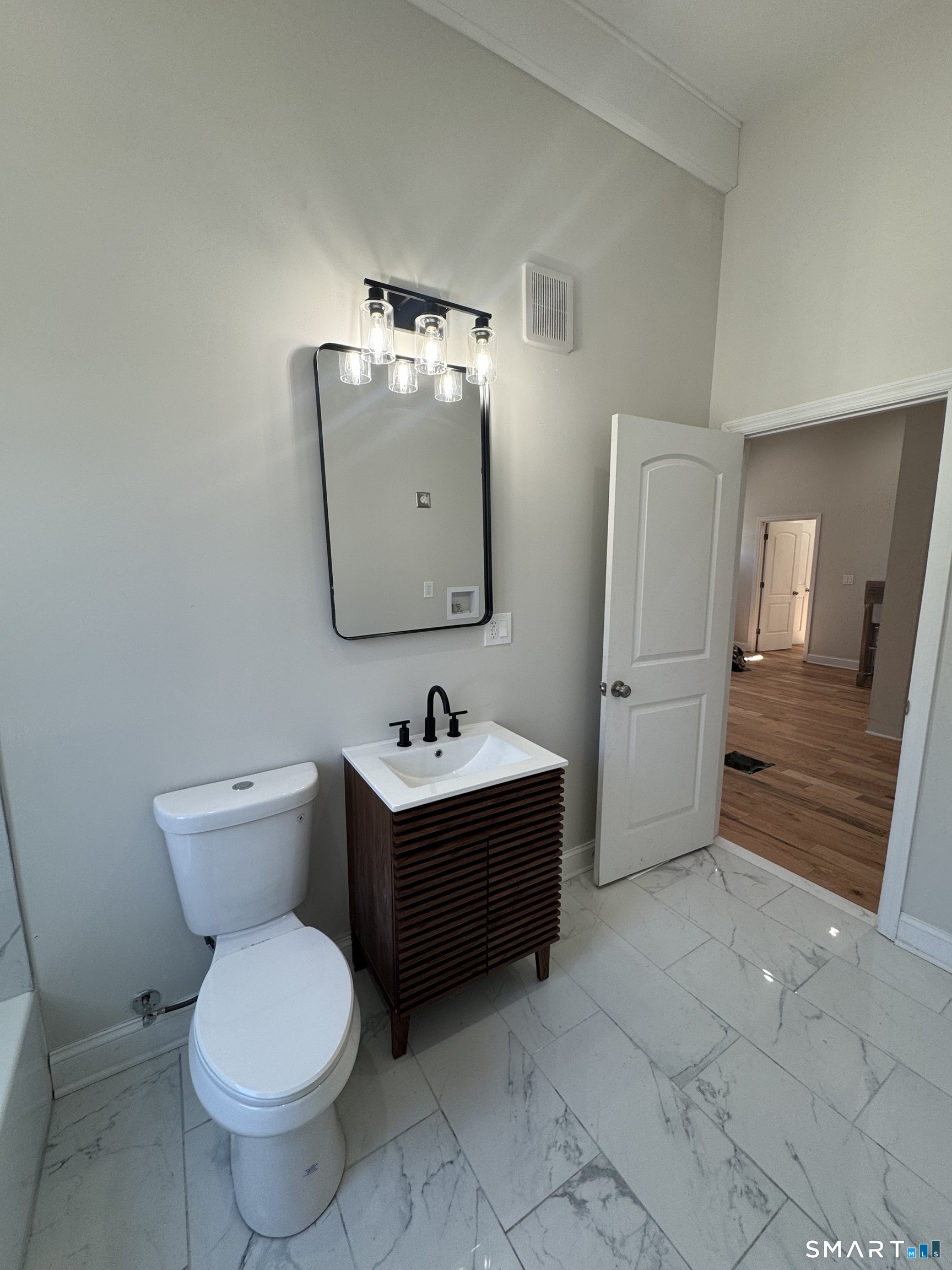 740 Dixwell 1f Avenue Property Photo 6