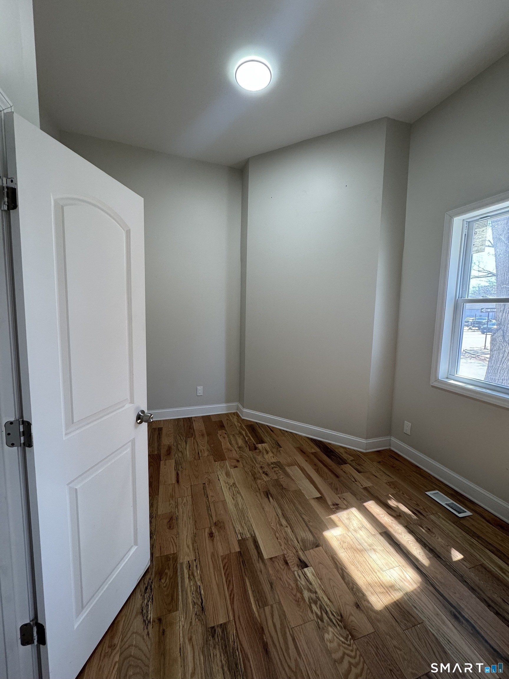 740 Dixwell 1f Avenue Property Photo 8