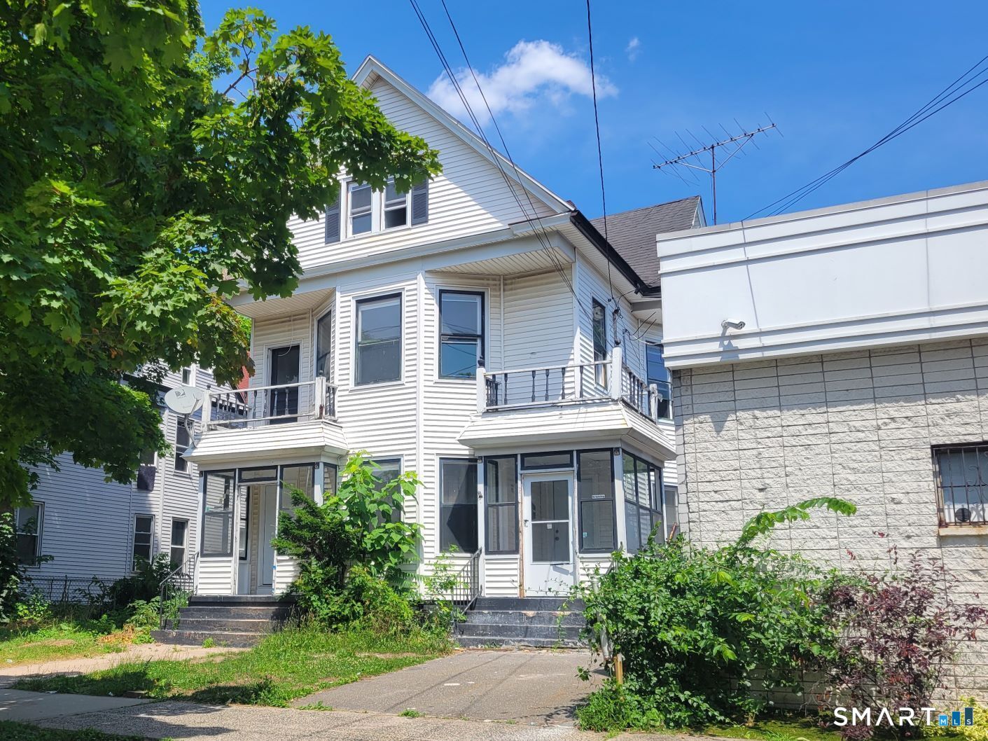 687 Dixwell 3 Avenue Property Photo 1