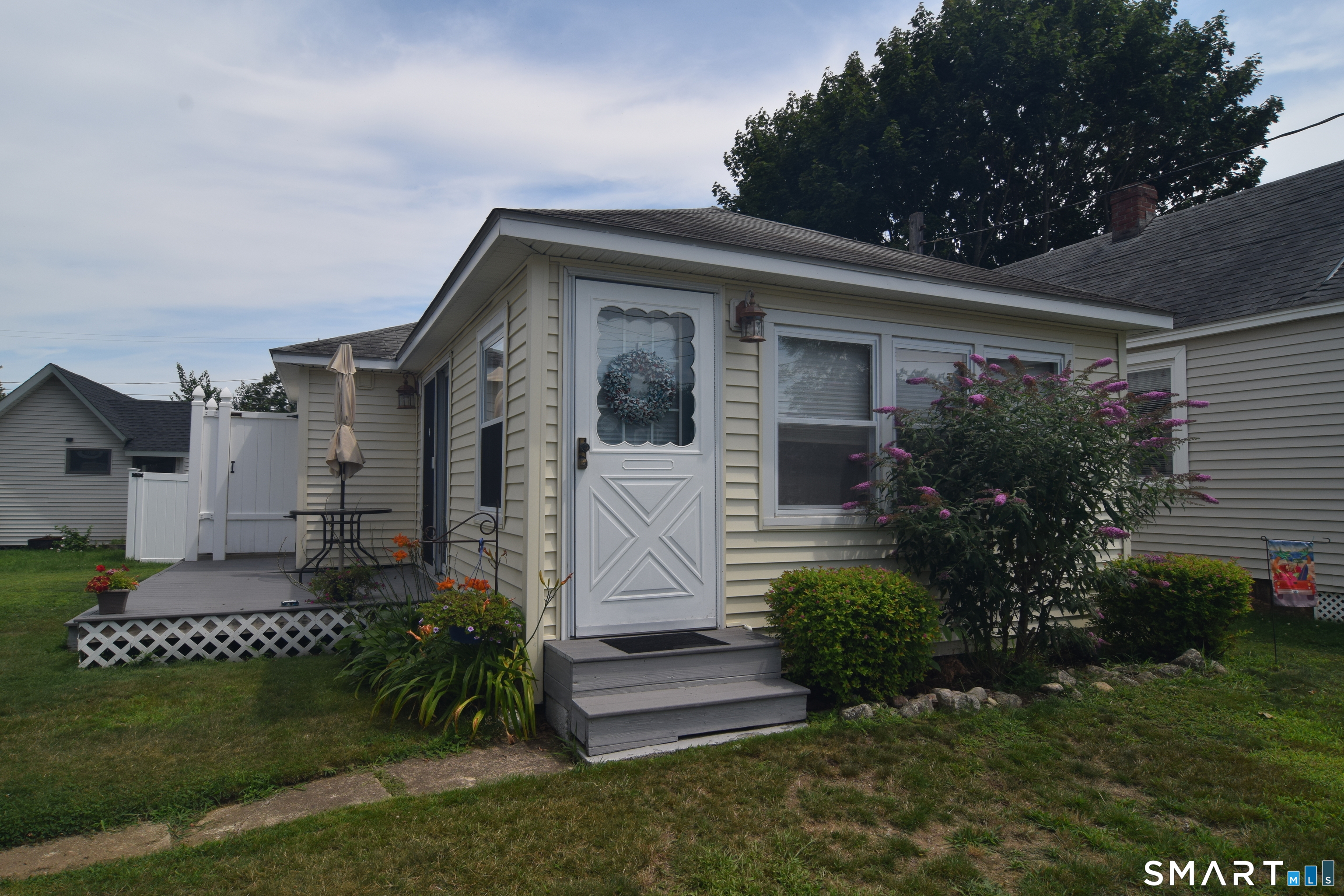 10 Hartford Avenue Property Photo 3