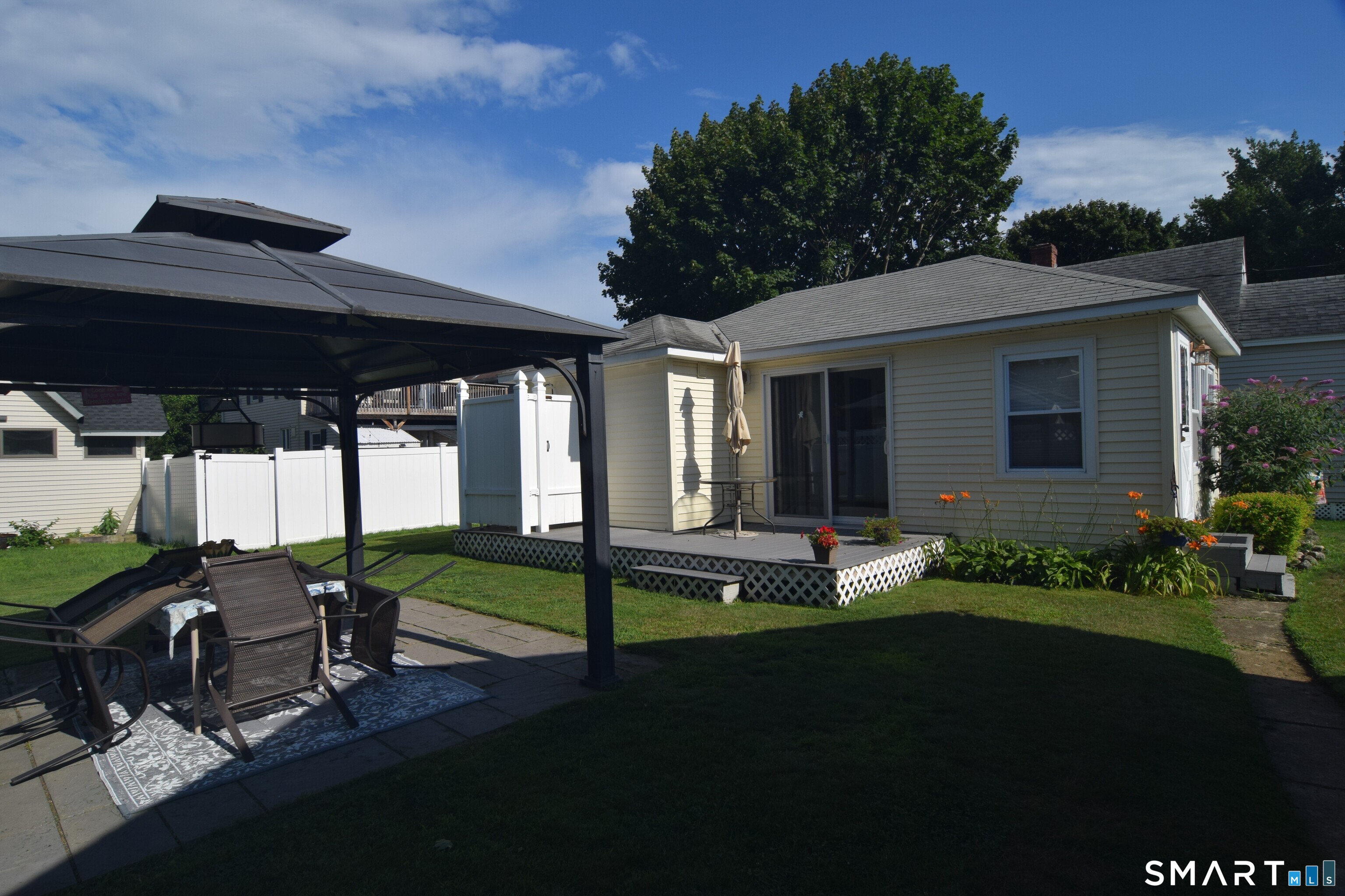 10 Hartford Avenue Property Photo 4