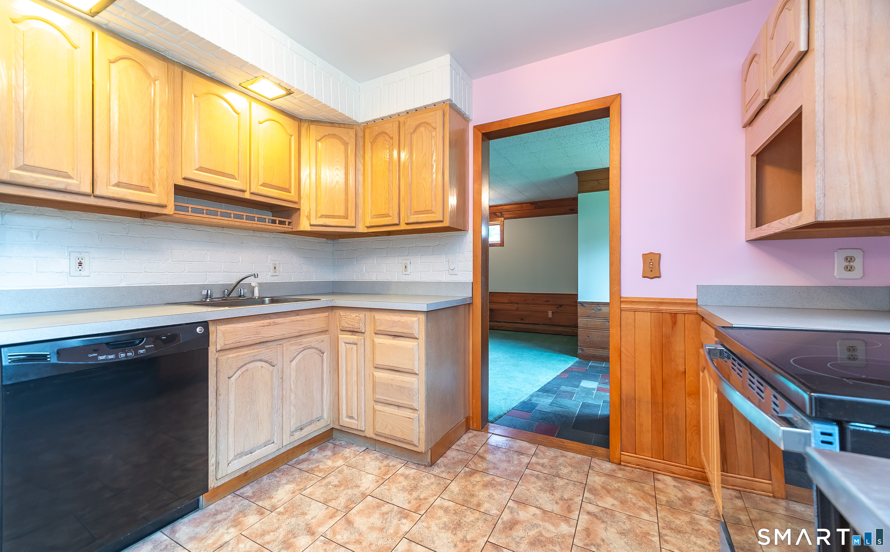 25 Lynn Drive Property Photo 4
