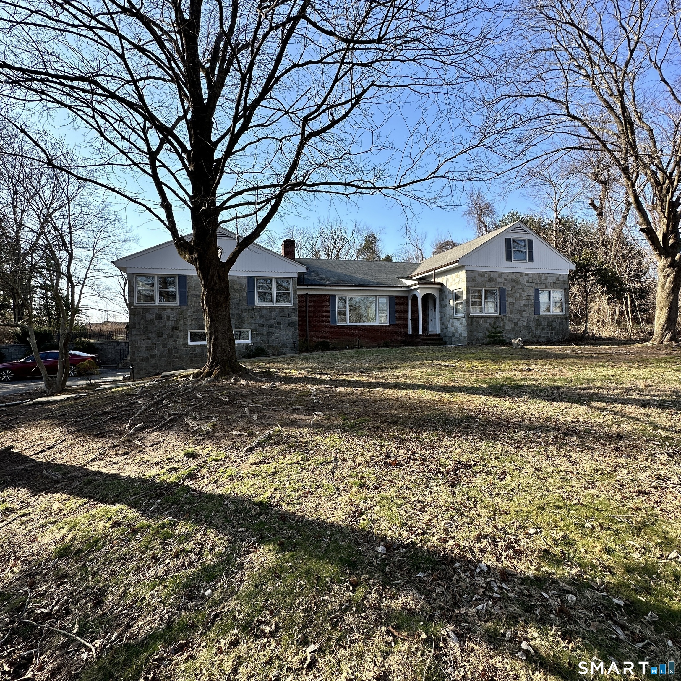 167 Kings Highway Property Photo 3
