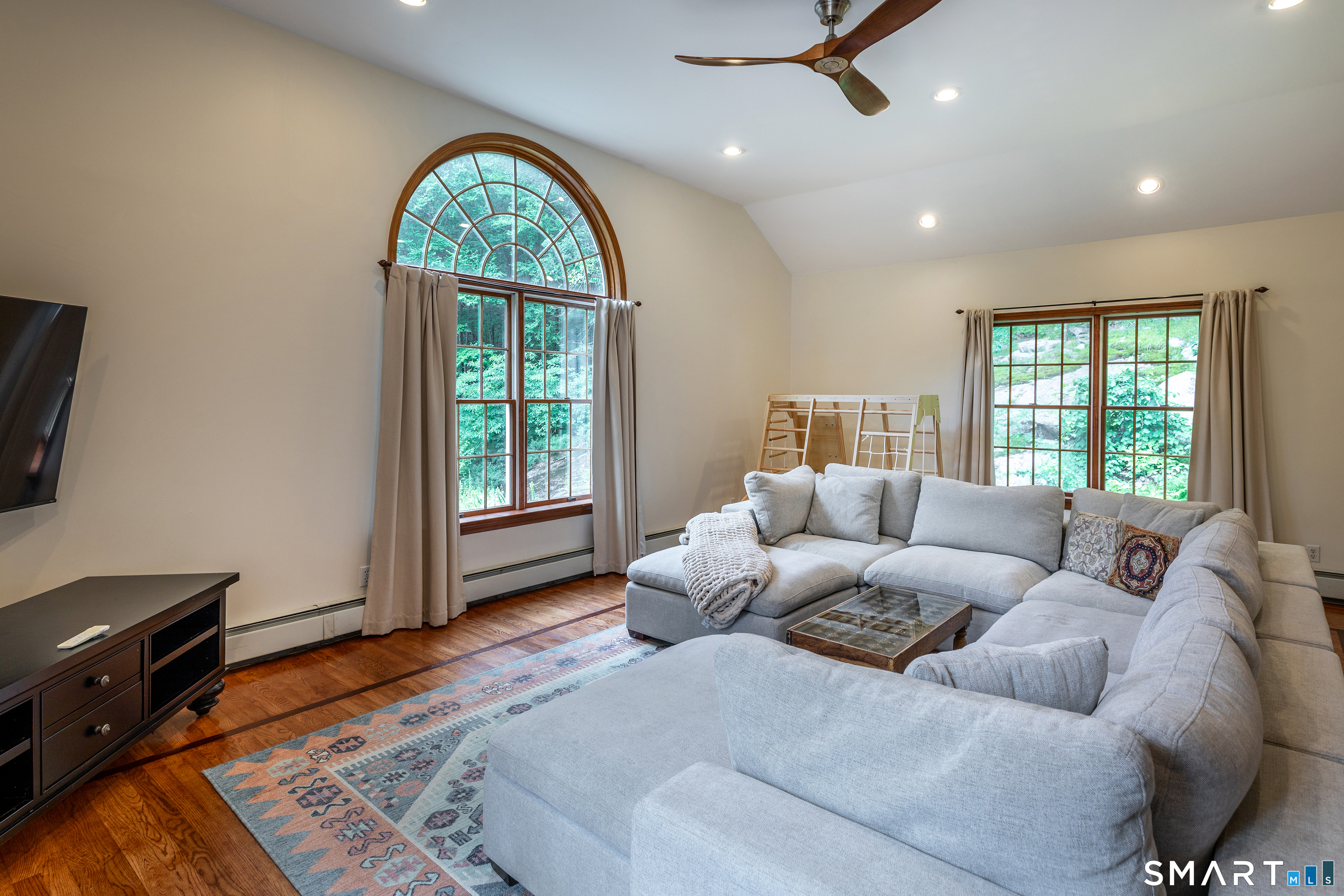 34 Hardscrabble Road Property Photo 6