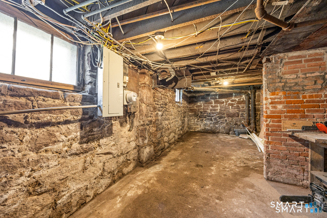 11 Marshall Street Property Photo 39