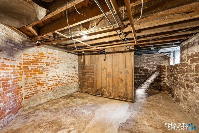 11 Marshall Street Property Photo 40