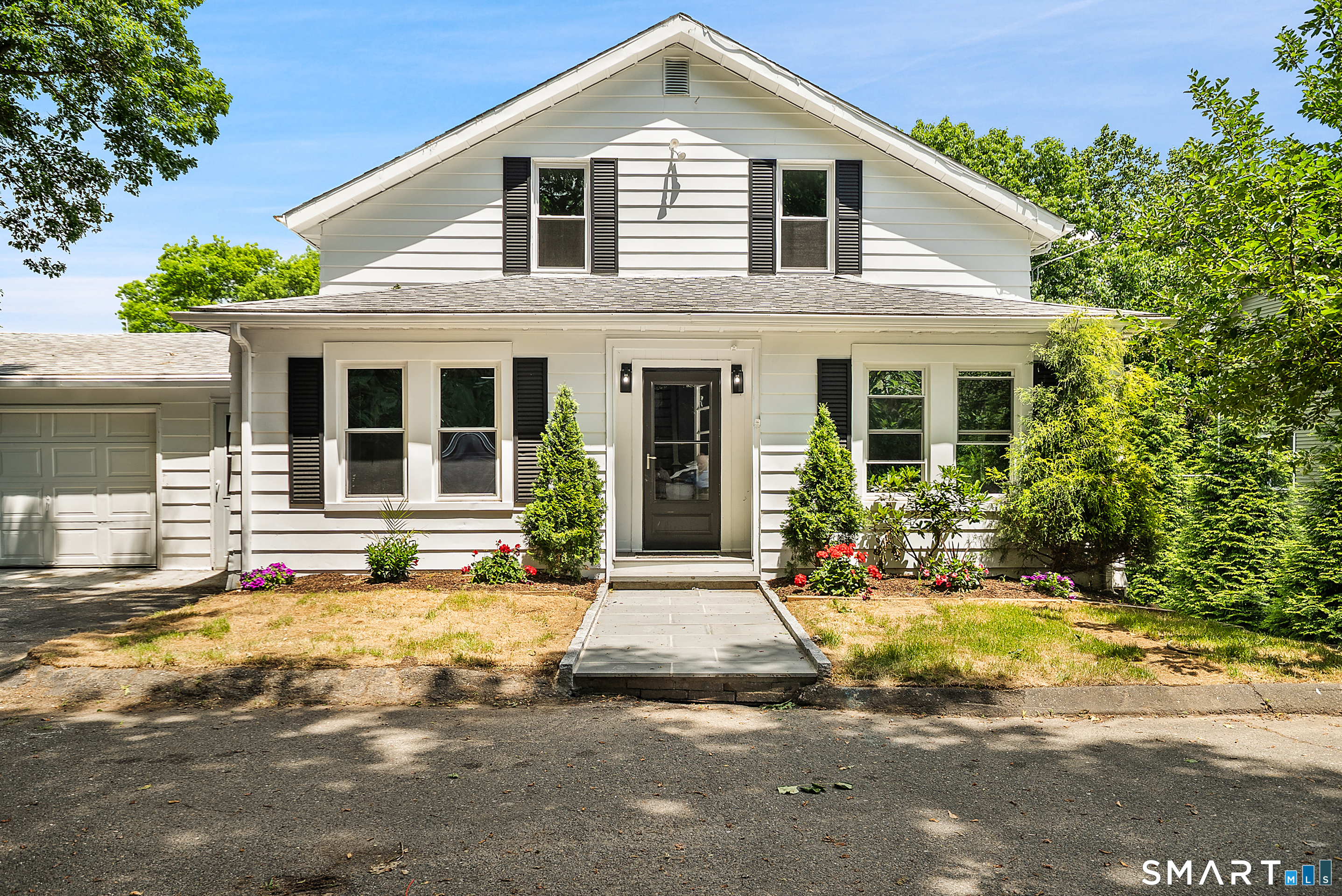 275 Riverview Avenue Property Photo 1