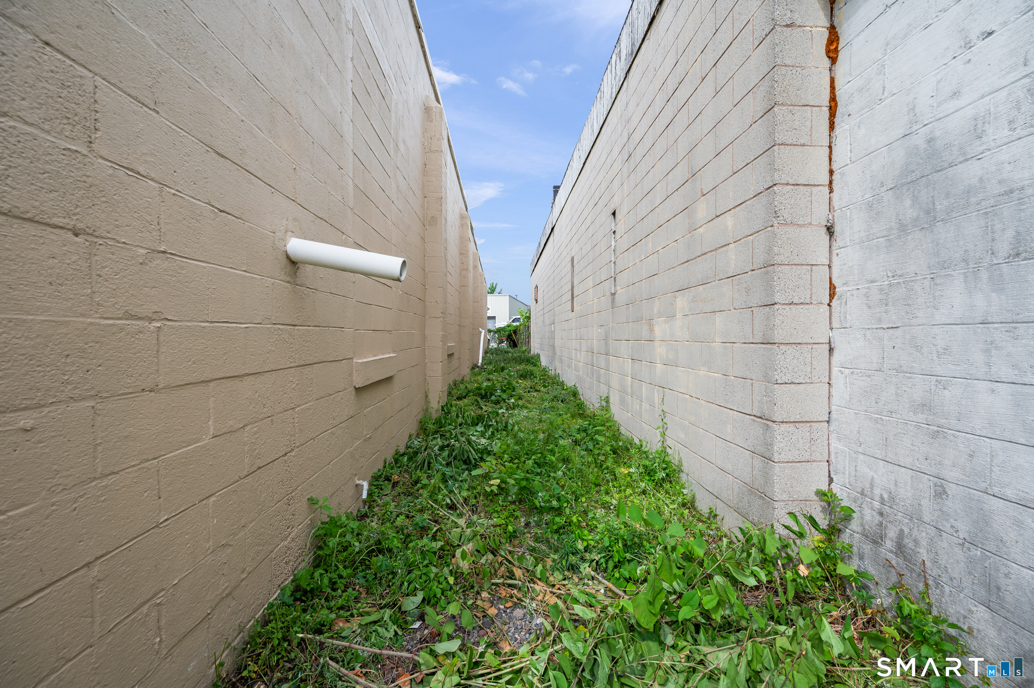 100 Barclay Street Property Photo 7