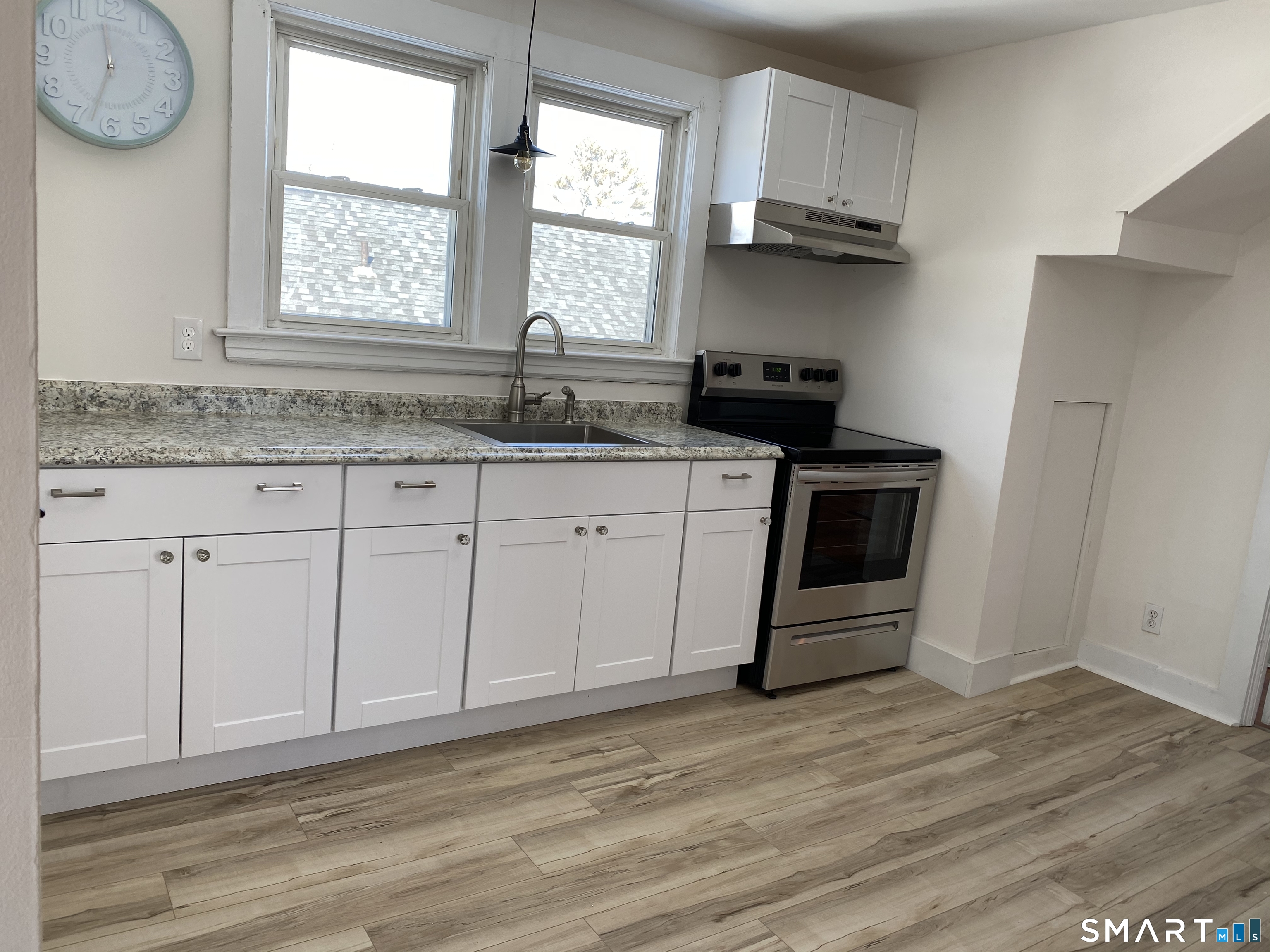 51 Indian Neck Avenue Property Photo 3