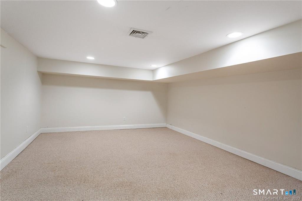 18 Osee Place Property Photo 31
