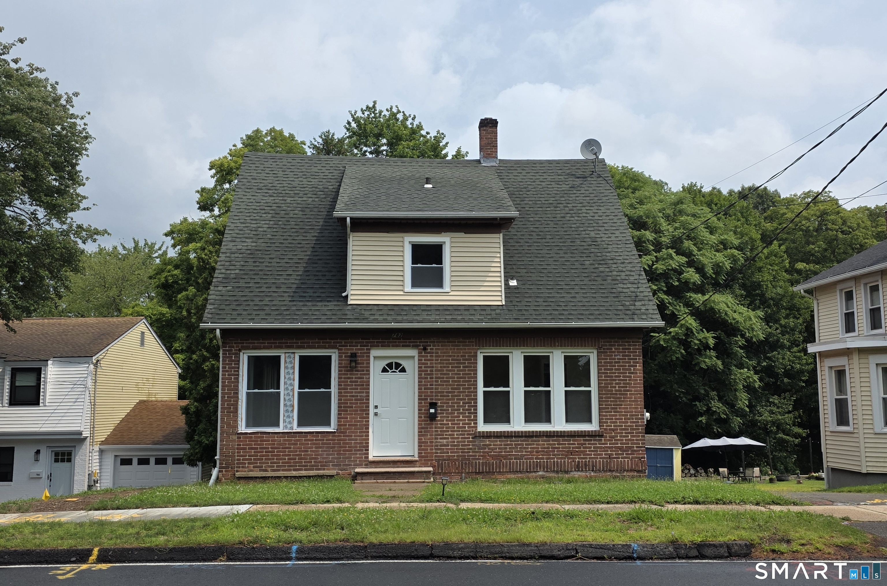 782 Center Street