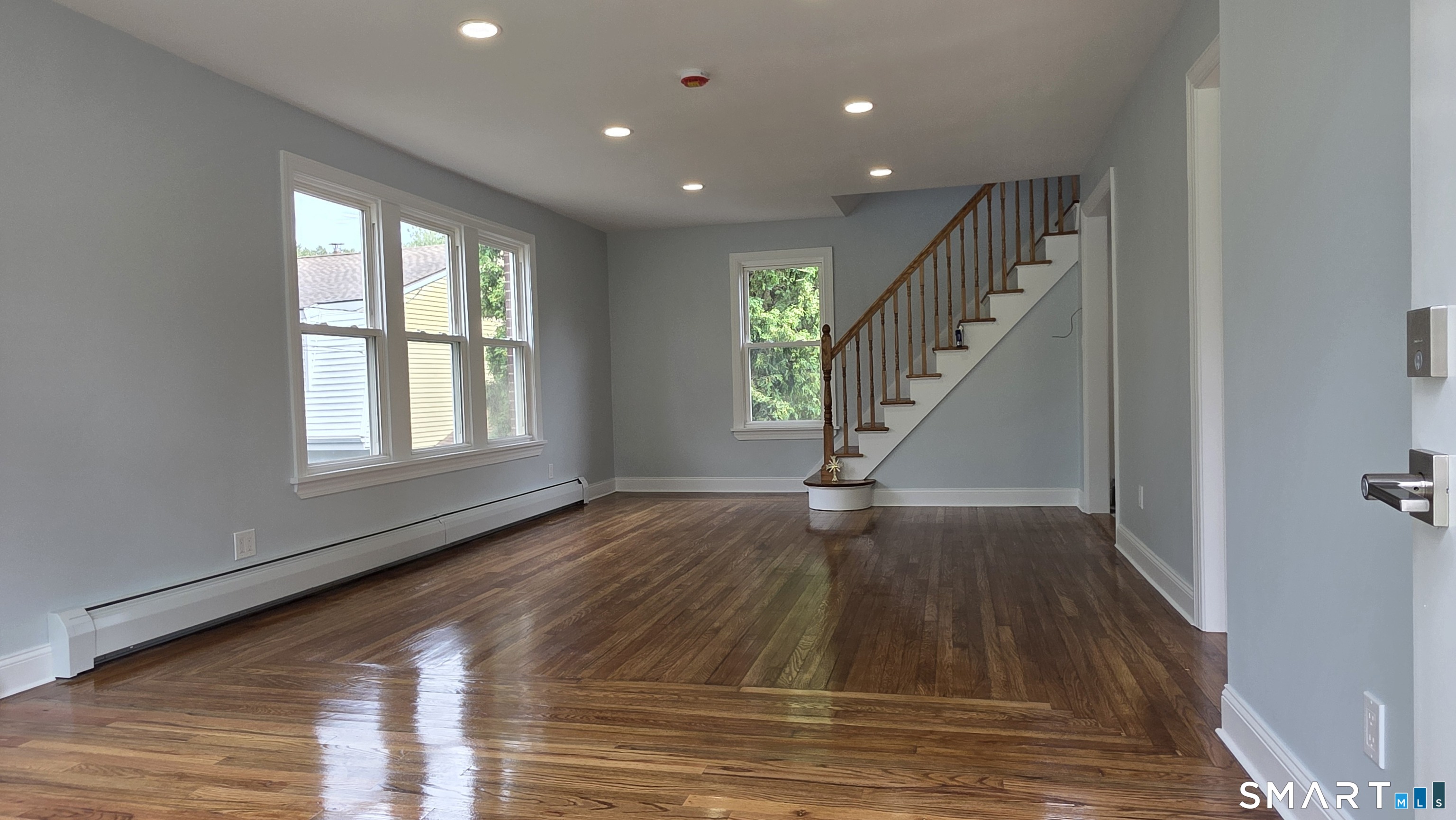 782 Center Street Property Photo 5