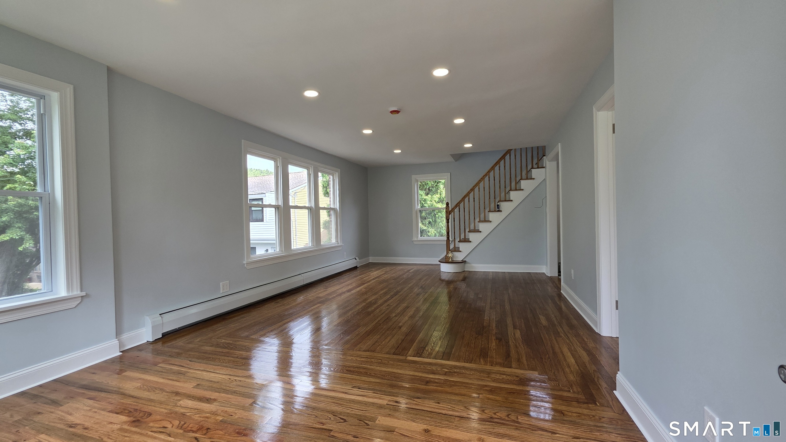 782 Center Street Property Photo 6