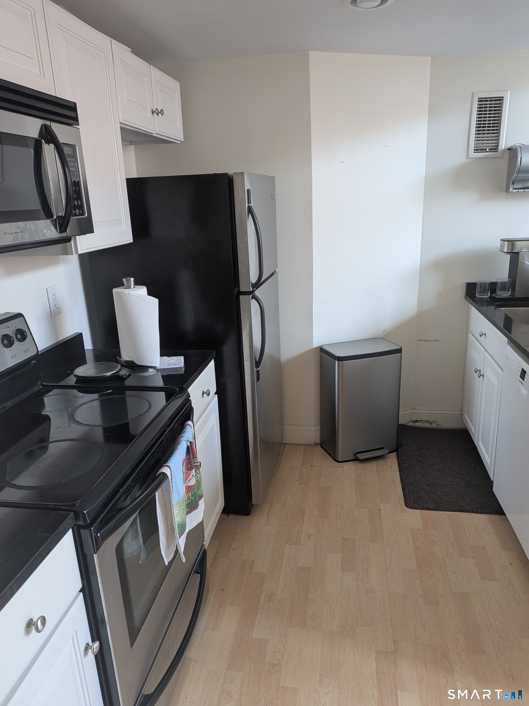 124 Court 5 Street Property Photo 2