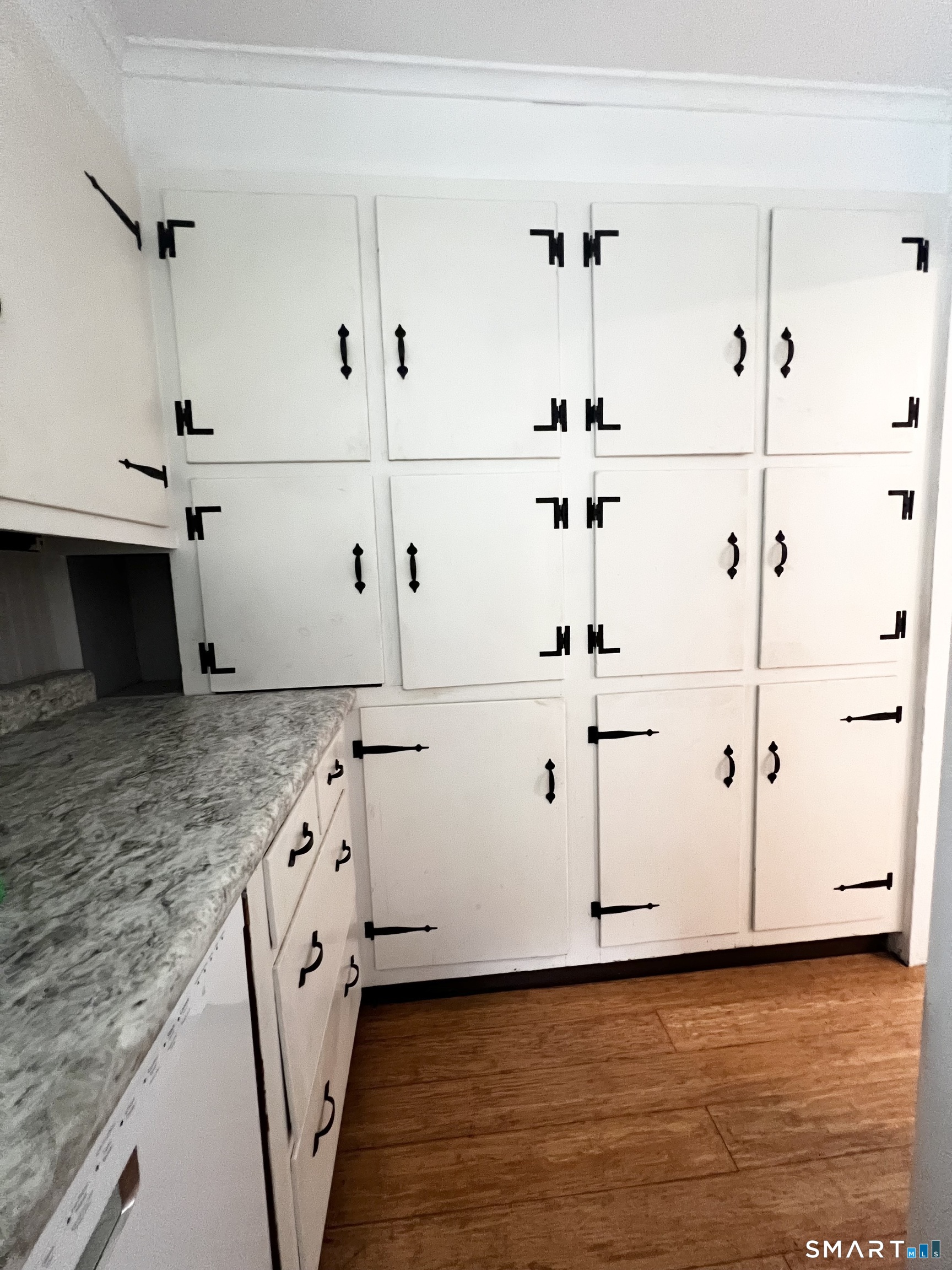 128 East 1 Street Property Photo 12