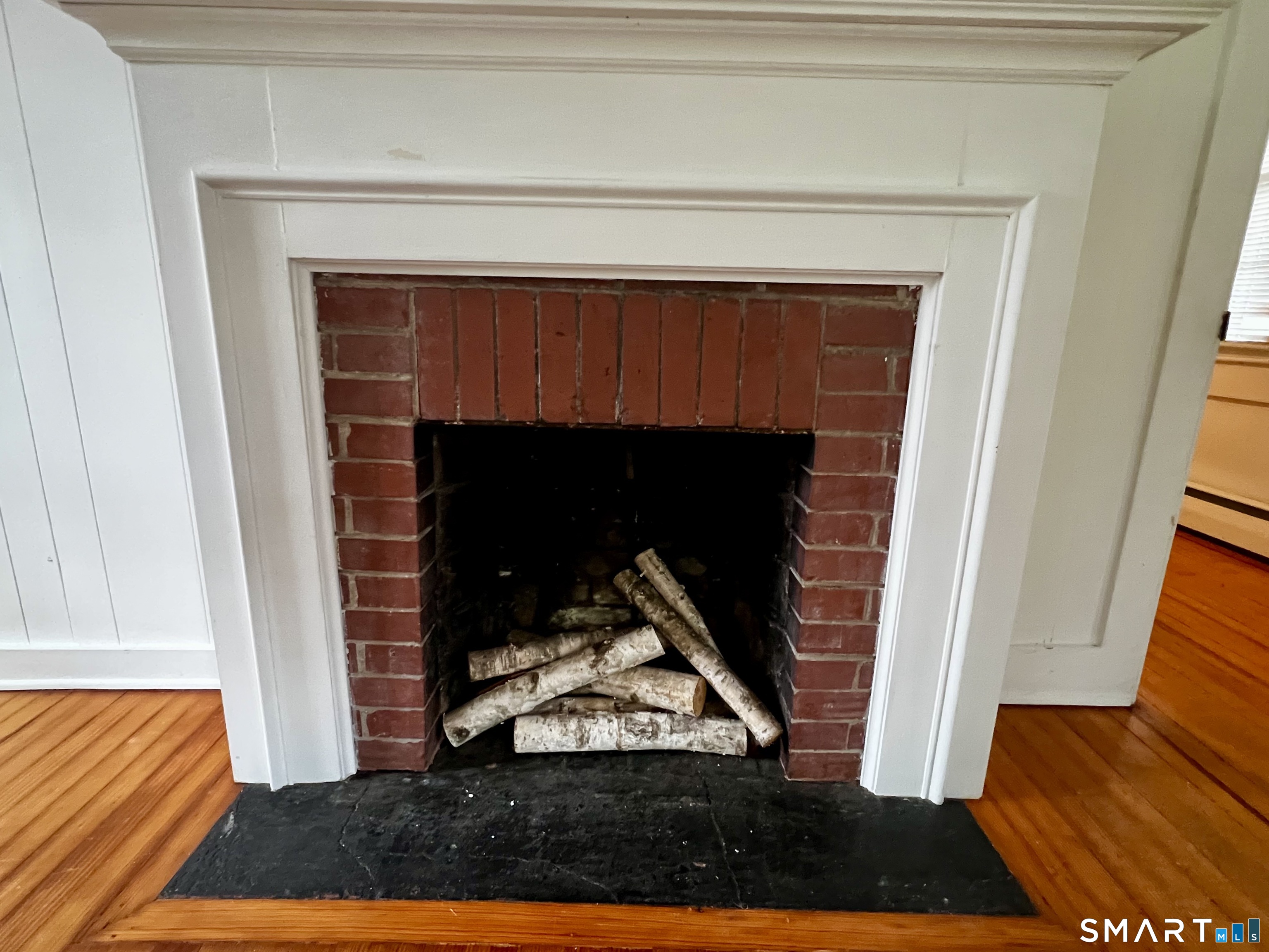 128 East 1 Street Property Photo 14