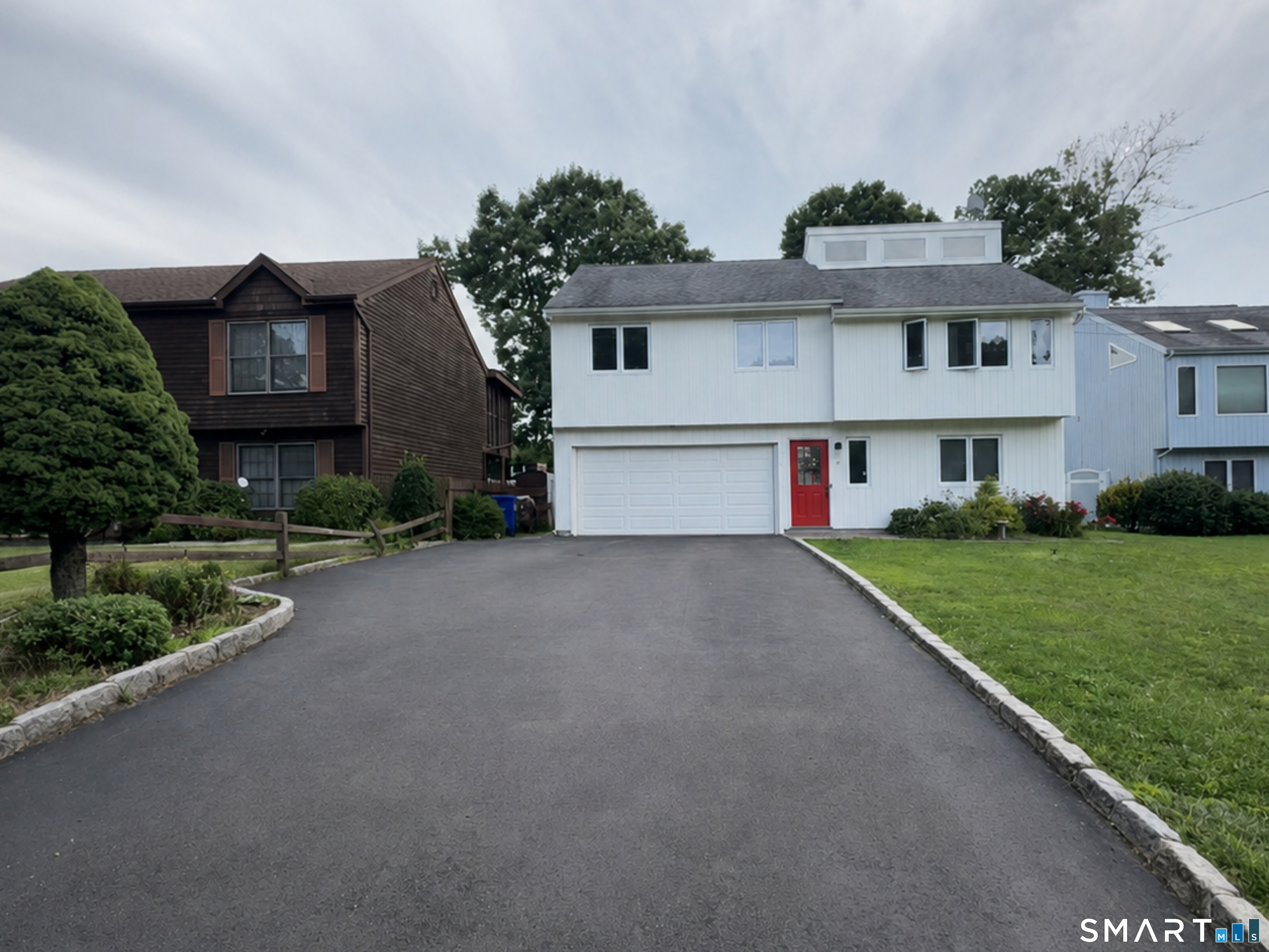9 Oakledge Circle Property Photo 2
