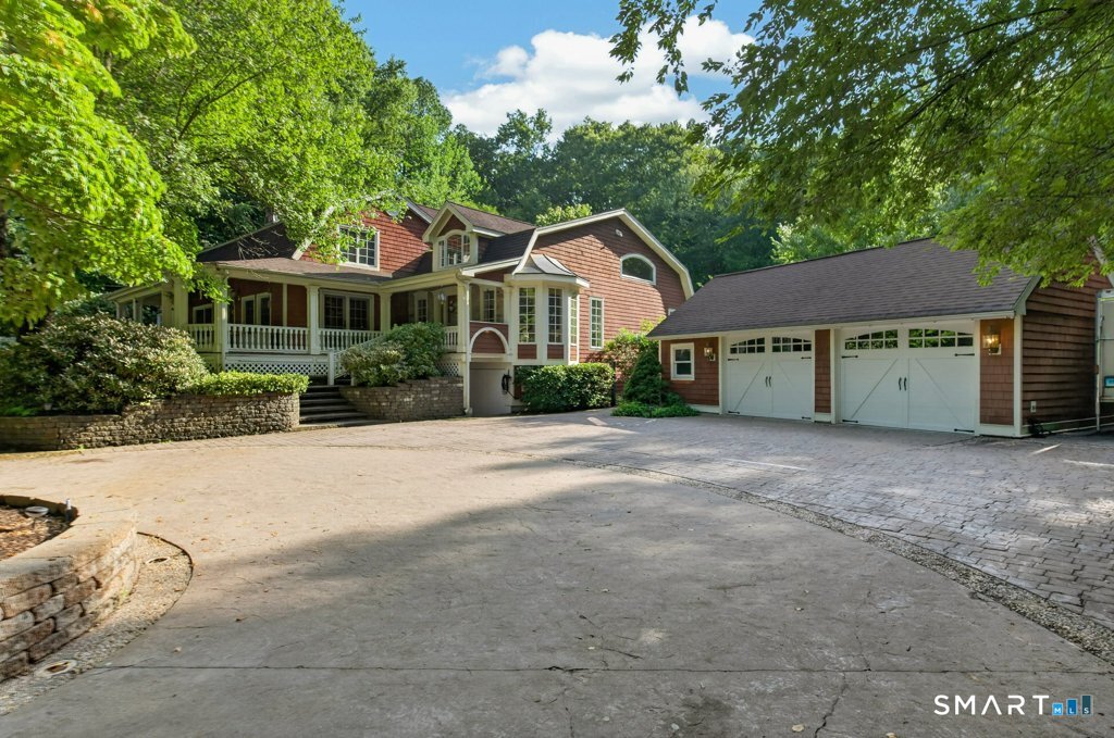 390 Three Mile Road Property Photo 1