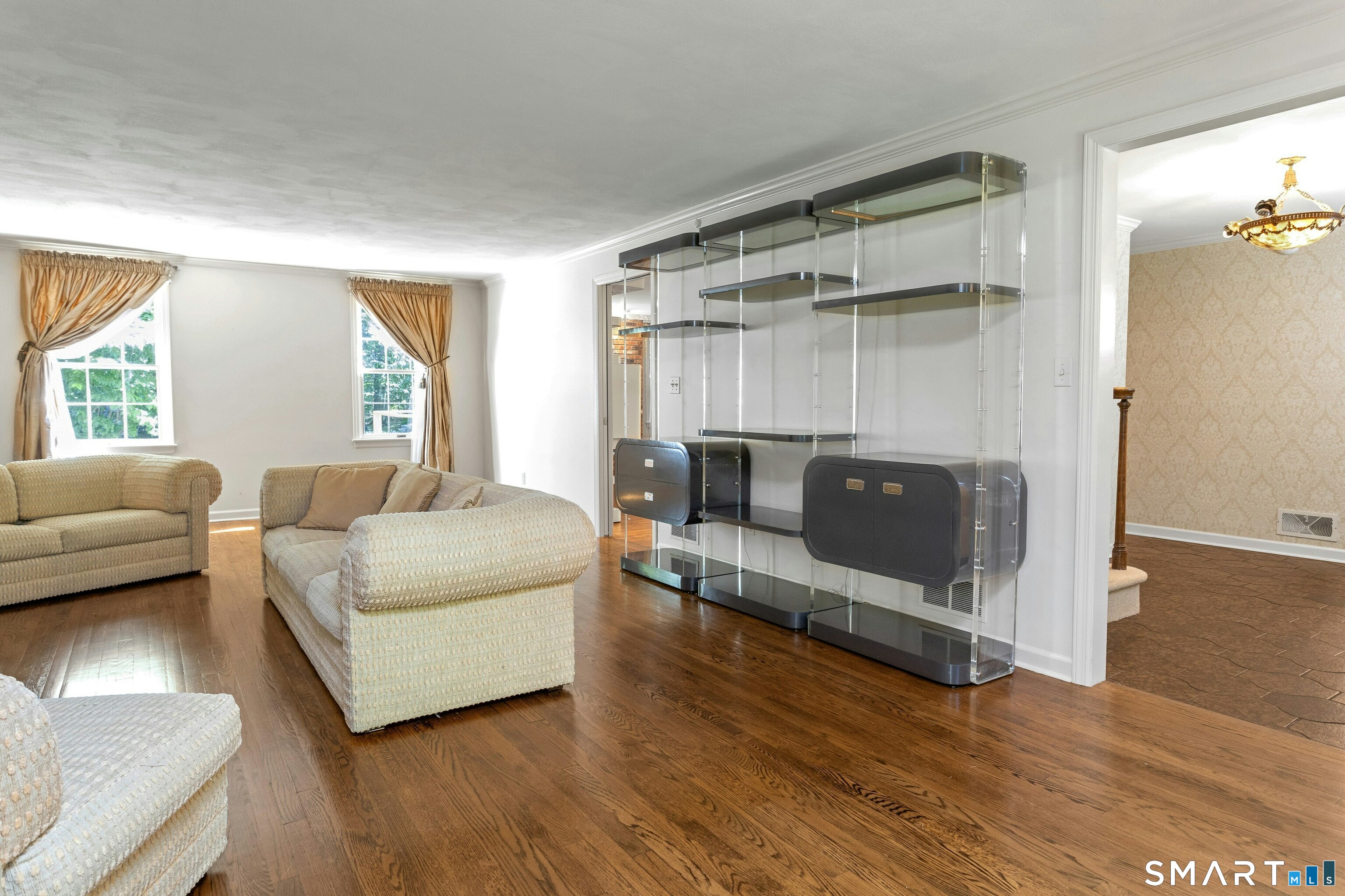 45 Common East Road Property Photo 6