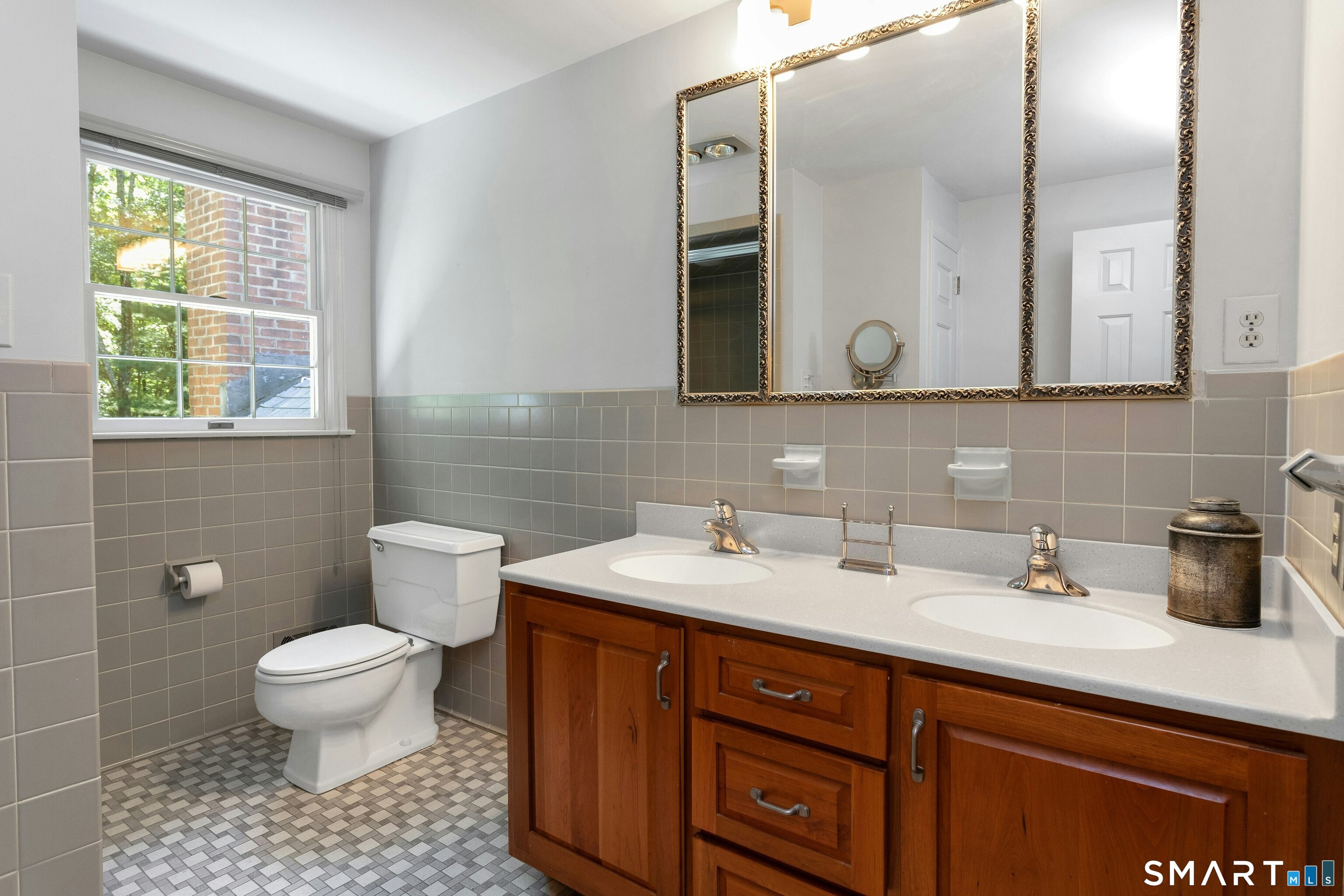 45 Common East Road Property Photo 20